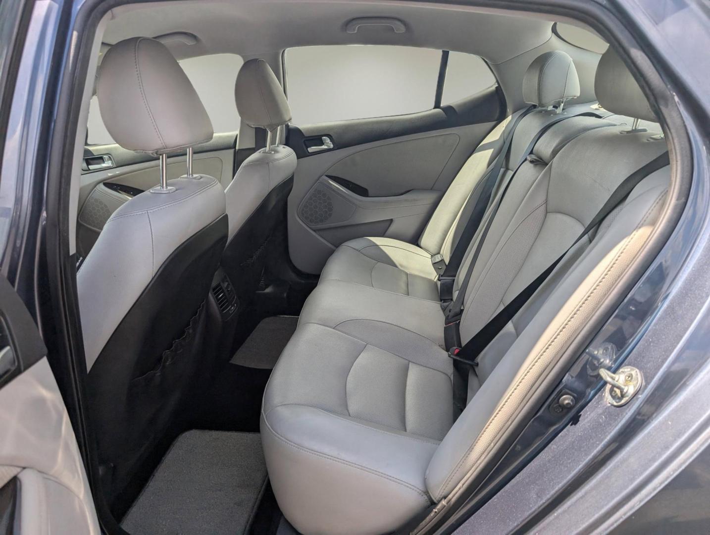2015 /Gray Kia Optima EX (5XXGN4A72FG) with an Regular Unleaded I-4 2.4 L/144 engine, 6-Speed Automatic w/OD transmission, located at 521 Old Farm Lane Rd, Prattville, AL, 36066, (334) 325-1505, 32.482460, -86.416367 - 2015 Kia Optima EX - Photo#43