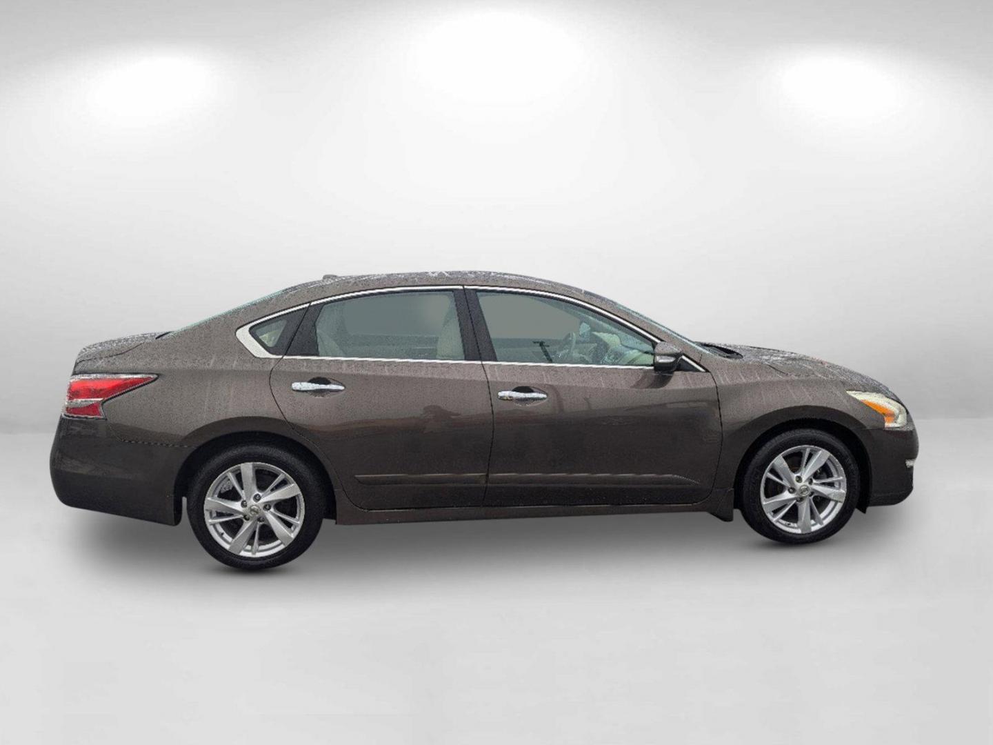 2015 /Beige Nissan Altima 2.5 SV (1N4AL3AP8FC) with an Regular Unleaded I-4 2.5 L/152 engine, 1-Speed CVT w/OD transmission, located at 5115 14th Ave., Columbus, GA, 31904, (706) 323-0345, 32.511494, -84.971046 - 2015 Nissan Altima 2.5 SV - Photo#3