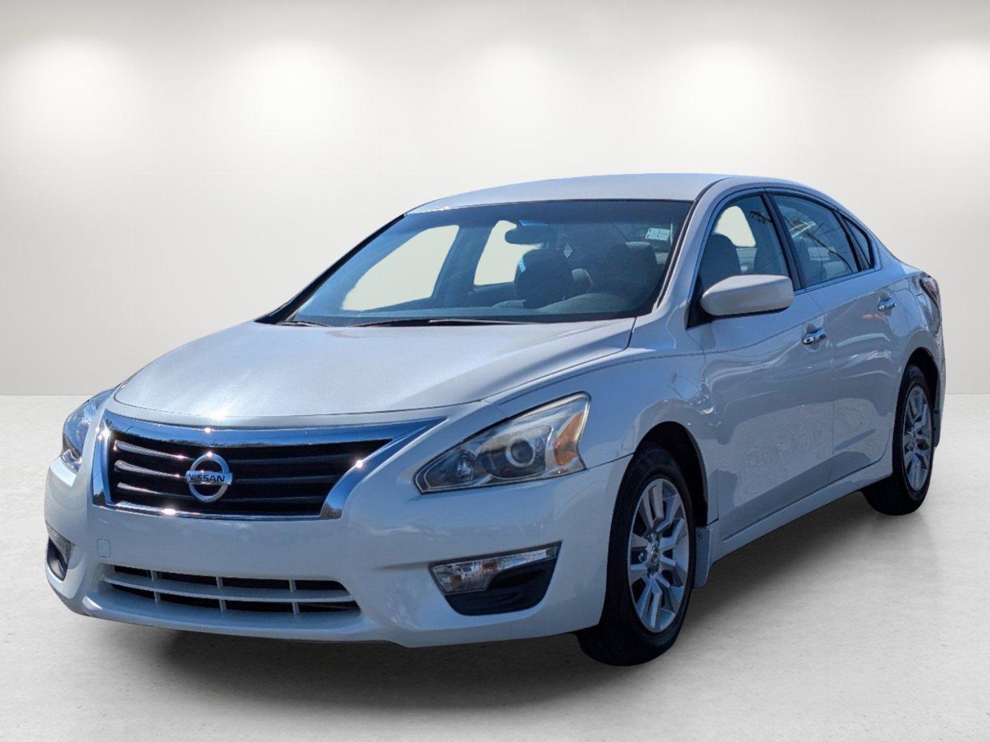 2015 /Charcoal Nissan Altima 2.5 S (1N4AL3AP2FN) with an Regular Unleaded I-4 2.5 L/152 engine, 1-Speed CVT w/OD transmission, located at 5115 14th Ave., Columbus, GA, 31904, (706) 323-0345, 32.511494, -84.971046 - 2015 Nissan Altima 2.5 S - Photo#0