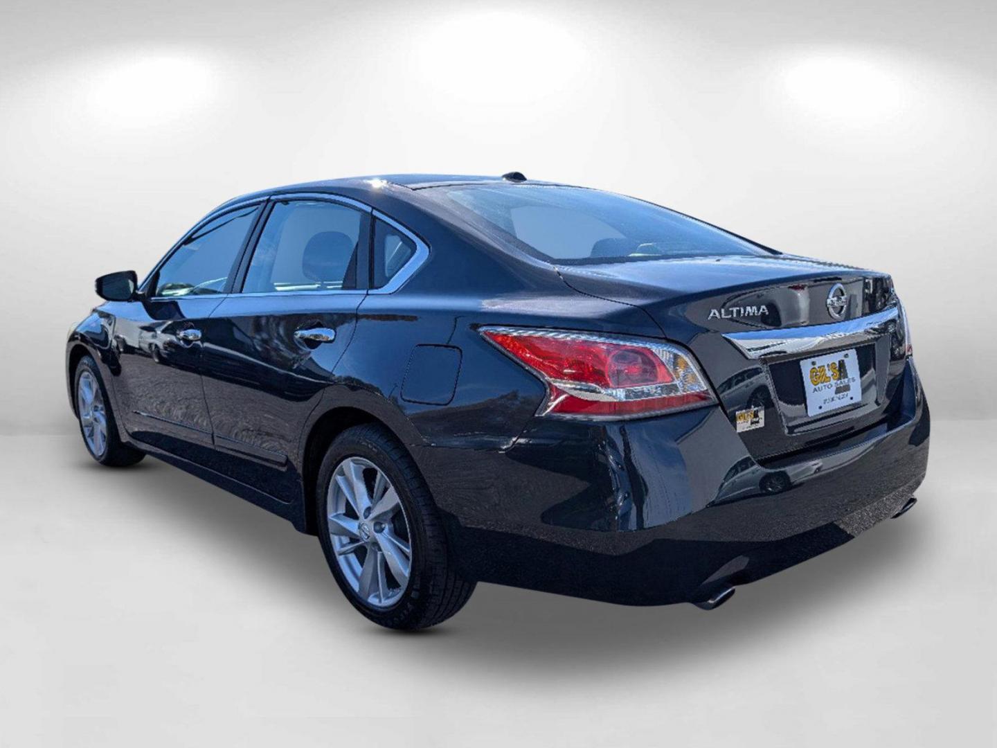 2015 Nissan Altima 2.5 SV (1N4AL3AP1FC) with an Regular Unleaded I-4 2.5 L/152 engine, 1-Speed CVT w/OD transmission, located at 3959 U.S. 80 W, Phenix City, AL, 36870, (334) 297-4885, 32.469296, -85.135185 - 2015 Nissan Altima 2.5 SV - Photo#6