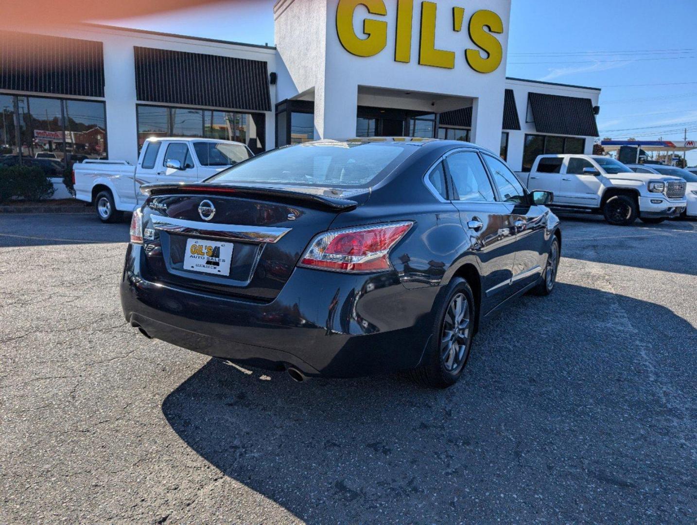 2015 /Charcoal Nissan Altima 2.5 S (1N4AL3AP8FC) with an Regular Unleaded I-4 2.5 L/152 engine, 1-Speed CVT w/OD transmission, located at 3959 U.S. 80 W, Phenix City, AL, 36870, (334) 297-4885, 32.469296, -85.135185 - 2015 Nissan Altima 2.5 S - Photo#4