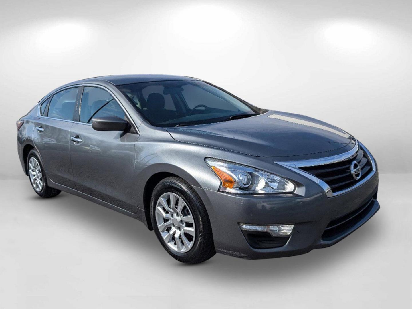 2015 /Charcoal Nissan Altima 2.5 S (1N4AL3AP5FC) with an Regular Unleaded I-4 2.5 L/152 engine, 1-Speed CVT w/OD transmission, located at 804 22nd Ave, Phenix City, AL, 36870, (334) 297-1860, 32.484749, -85.024475 - 2015 Nissan Altima 2.5 S - Photo#2