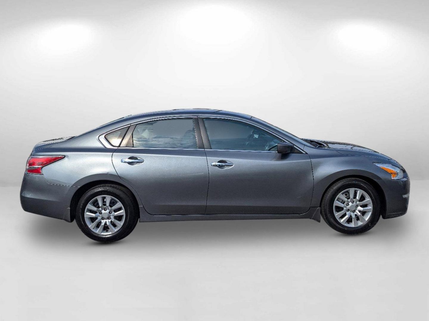 2015 /Charcoal Nissan Altima 2.5 S (1N4AL3AP5FC) with an Regular Unleaded I-4 2.5 L/152 engine, 1-Speed CVT w/OD transmission, located at 804 22nd Ave, Phenix City, AL, 36870, (334) 297-1860, 32.484749, -85.024475 - 2015 Nissan Altima 2.5 S - Photo#3