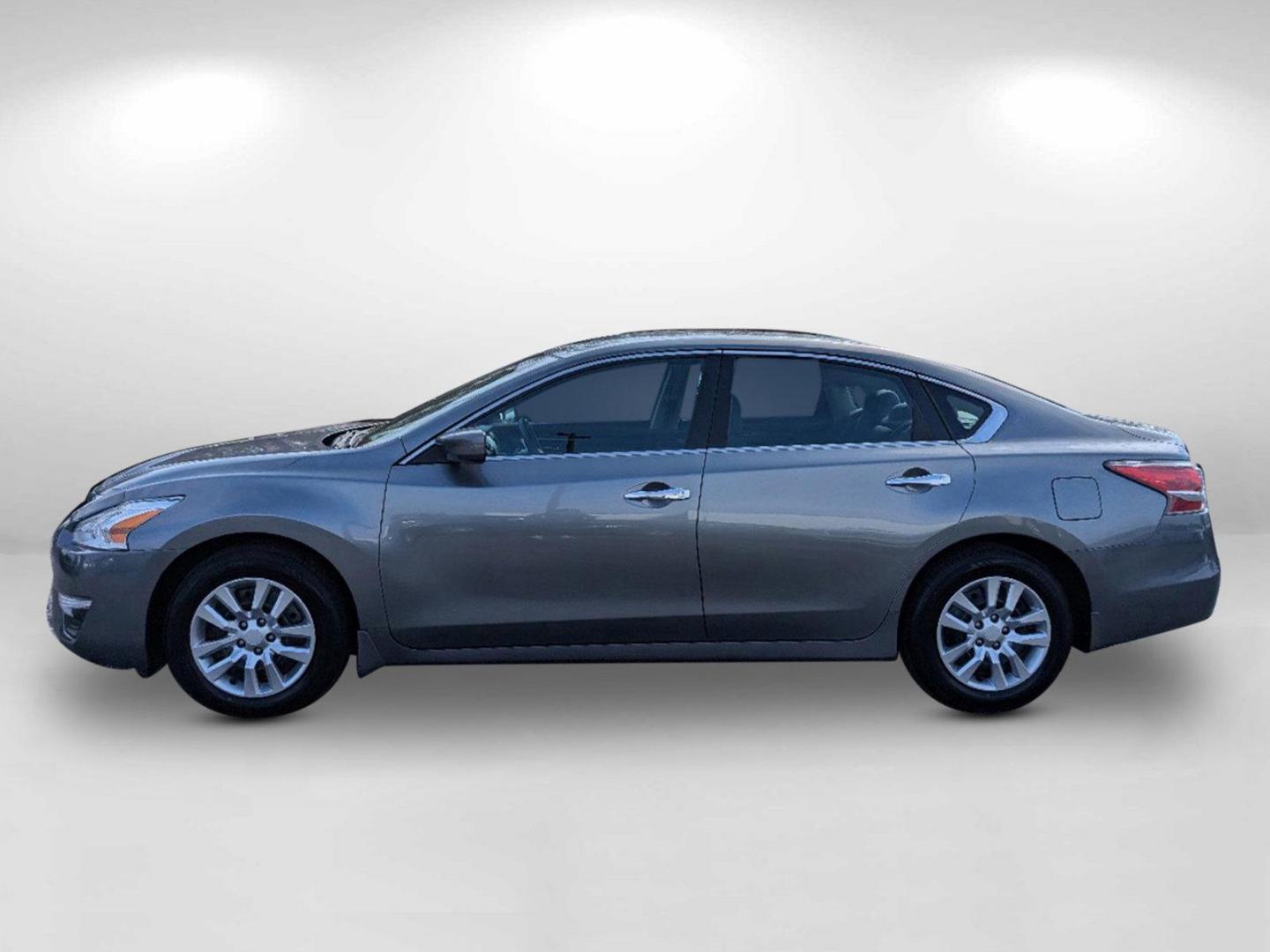 2015 /Charcoal Nissan Altima 2.5 S (1N4AL3AP5FC) with an Regular Unleaded I-4 2.5 L/152 engine, 1-Speed CVT w/OD transmission, located at 804 22nd Ave, Phenix City, AL, 36870, (334) 297-1860, 32.484749, -85.024475 - 2015 Nissan Altima 2.5 S - Photo#7