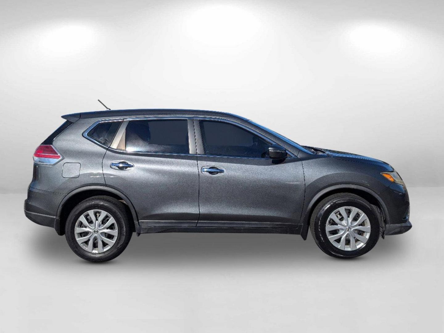 2015 /Charcoal Nissan Rogue S (KNMAT2MT1FP) with an Regular Unleaded I-4 2.5 L/152 engine, 1-Speed CVT w/OD transmission, located at 3959 U.S. 80 W, Phenix City, AL, 36870, (334) 297-4885, 32.469296, -85.135185 - 2015 Nissan Rogue S - Photo#7