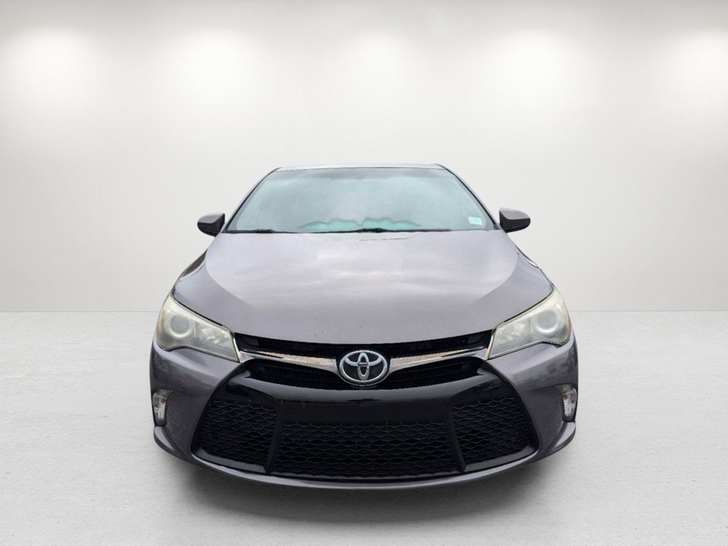 2015 Toyota Camry SE (4T1BF1FK7FU) with an Regular Unleaded I-4 2.5 L/152 engine, 6-Speed Automatic w/OD transmission, located at 7000 Northlake Connector, Columbus, GA, 31904, (706) 987-8085, 32.524975, -84.978134 - 2015 Toyota Camry SE - Photo#1