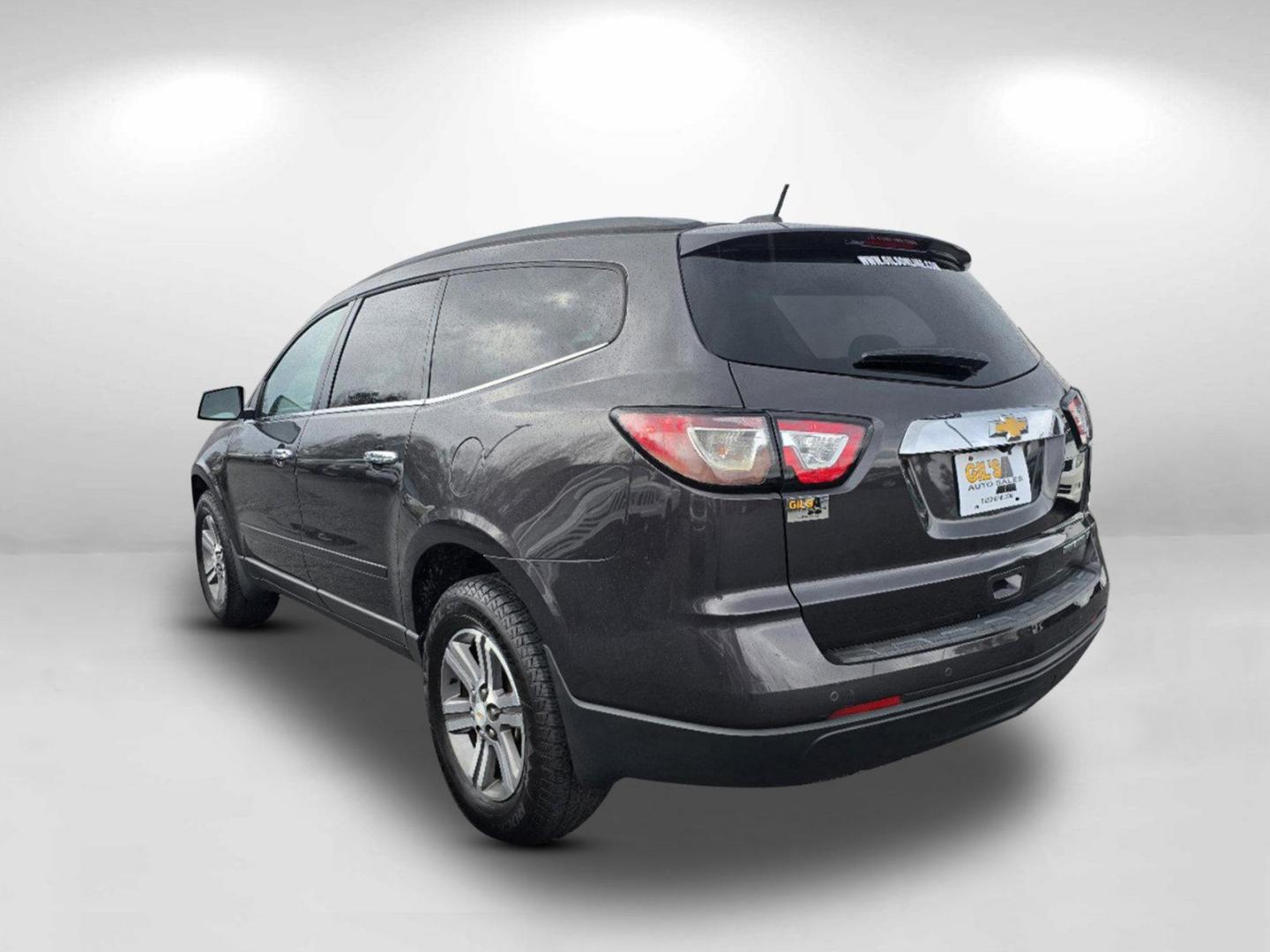 2016 /Ebony Chevrolet Traverse LT (1GNKRHKD3GJ) with an Gas V6 3.6L/217 engine, 6-Speed Automatic transmission, located at 1430 Gateway Drive, Opelika, AL, 36801, (334) 239-0944, 32.637871, -85.409790 - 2016 Chevrolet Traverse LT - Photo#6