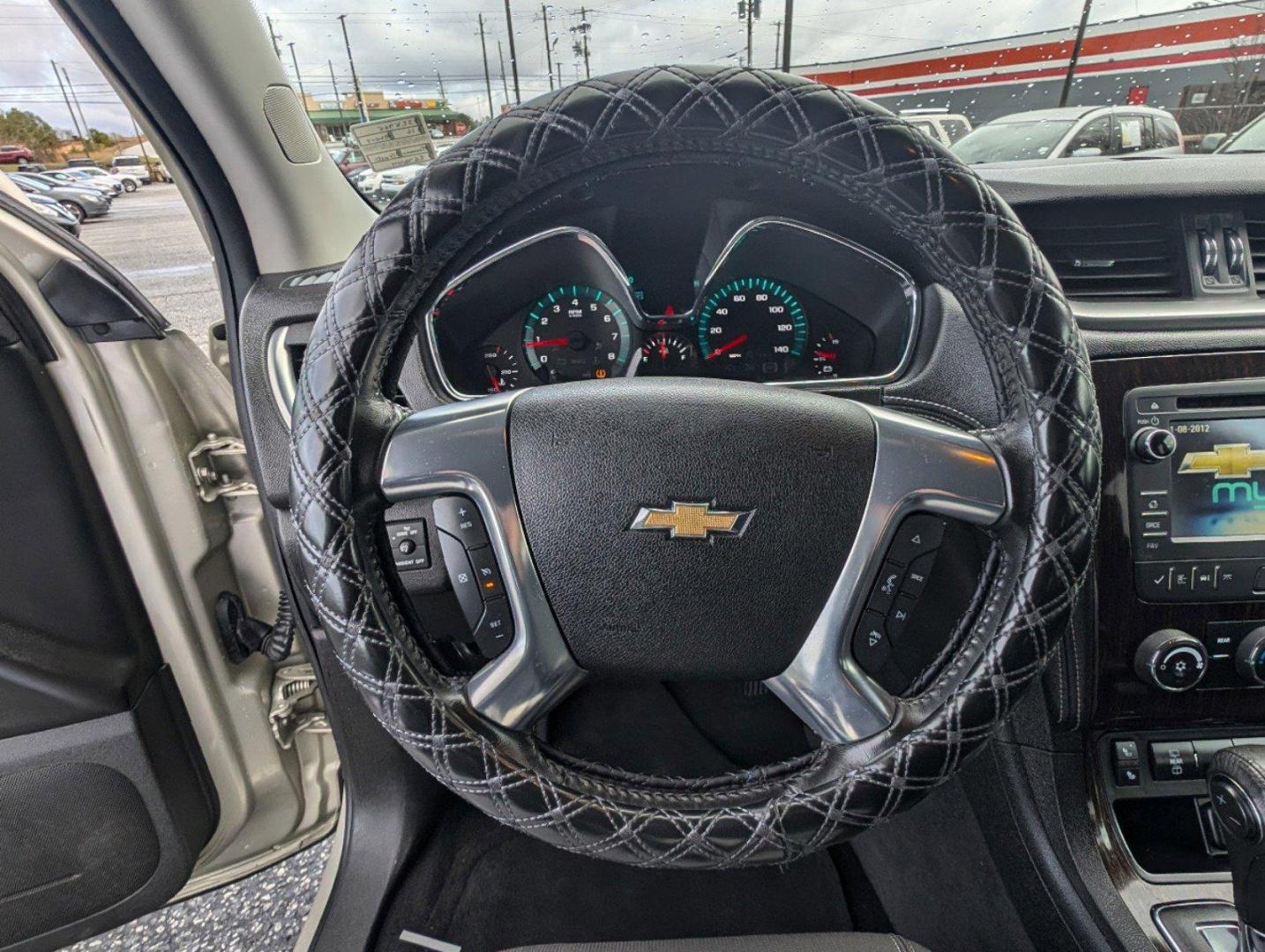 2016 /Ebony Chevrolet Traverse LT (1GNKRGKD2GJ) with an Gas V6 3.6L/217 engine, 6-Speed Automatic transmission, located at 3959 U.S. 80 W, Phenix City, AL, 36870, (334) 297-4885, 32.469296, -85.135185 - 2016 Chevrolet Traverse LT - Photo#15