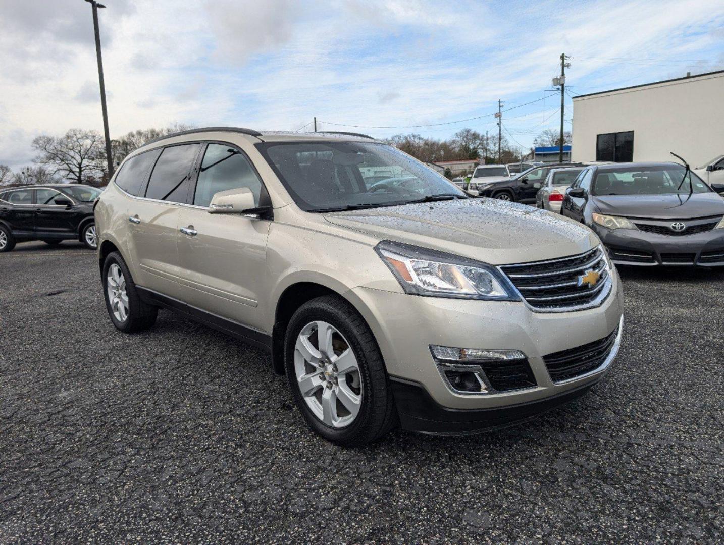 2016 /Ebony Chevrolet Traverse LT (1GNKRGKD2GJ) with an Gas V6 3.6L/217 engine, 6-Speed Automatic transmission, located at 3959 U.S. 80 W, Phenix City, AL, 36870, (334) 297-4885, 32.469296, -85.135185 - 2016 Chevrolet Traverse LT - Photo#2