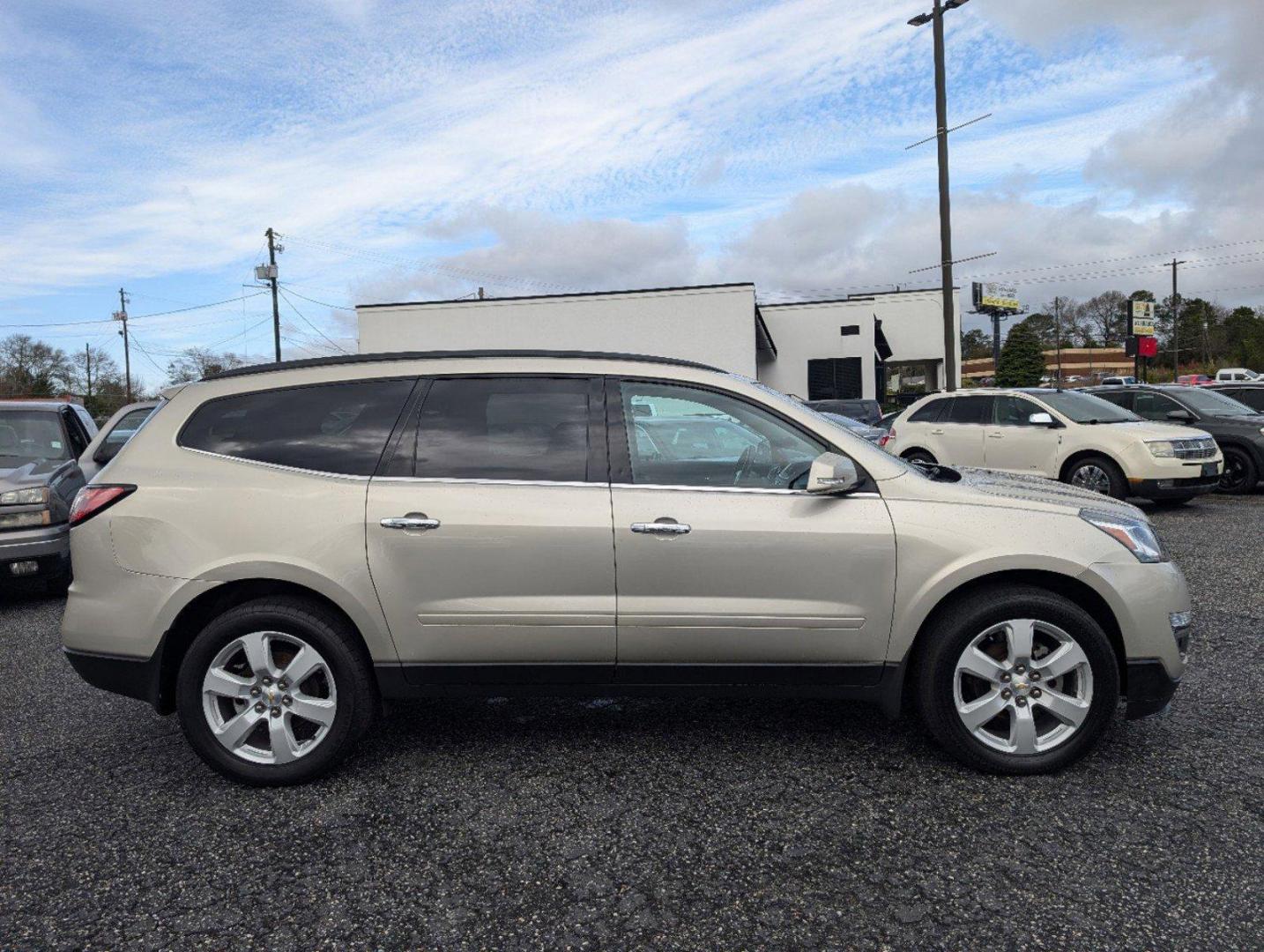 2016 /Ebony Chevrolet Traverse LT (1GNKRGKD2GJ) with an Gas V6 3.6L/217 engine, 6-Speed Automatic transmission, located at 3959 U.S. 80 W, Phenix City, AL, 36870, (334) 297-4885, 32.469296, -85.135185 - 2016 Chevrolet Traverse LT - Photo#3