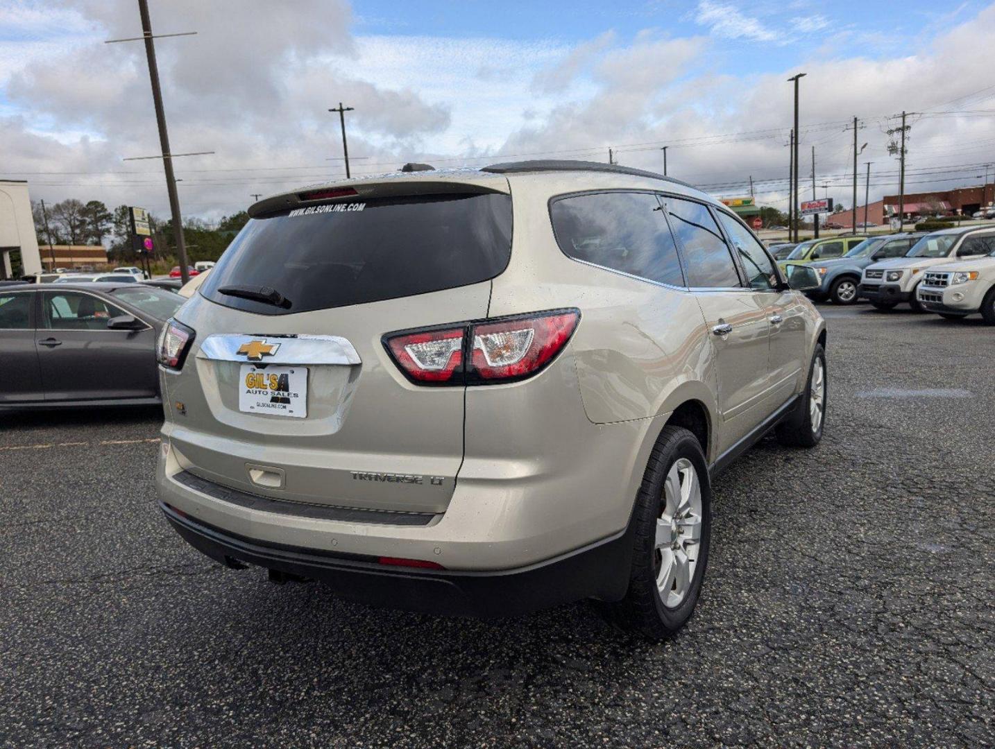 2016 /Ebony Chevrolet Traverse LT (1GNKRGKD2GJ) with an Gas V6 3.6L/217 engine, 6-Speed Automatic transmission, located at 3959 U.S. 80 W, Phenix City, AL, 36870, (334) 297-4885, 32.469296, -85.135185 - 2016 Chevrolet Traverse LT - Photo#4