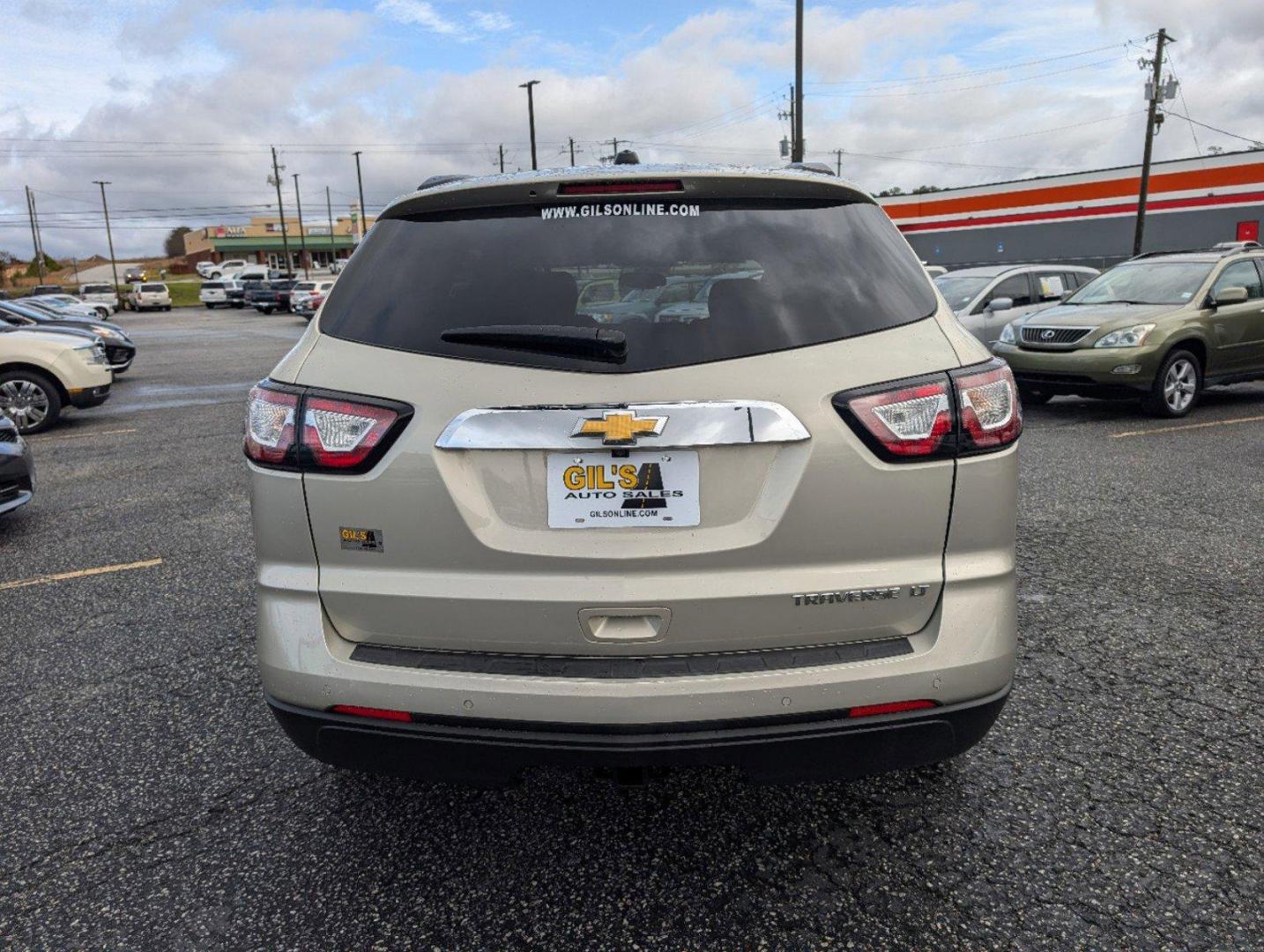 2016 /Ebony Chevrolet Traverse LT (1GNKRGKD2GJ) with an Gas V6 3.6L/217 engine, 6-Speed Automatic transmission, located at 3959 U.S. 80 W, Phenix City, AL, 36870, (334) 297-4885, 32.469296, -85.135185 - 2016 Chevrolet Traverse LT - Photo#5