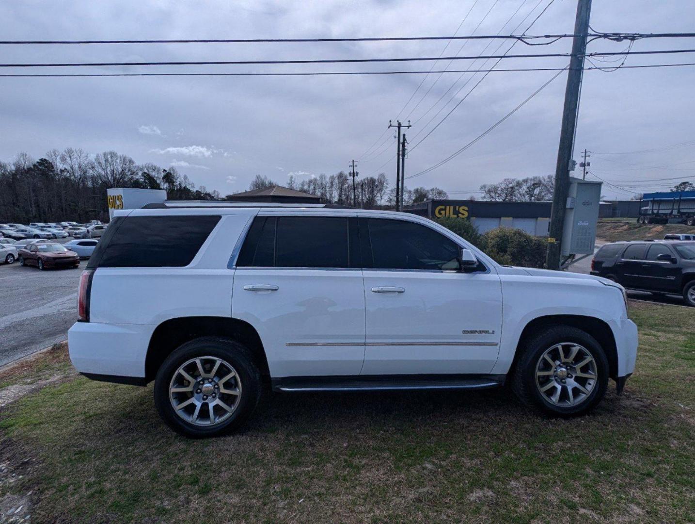 2016 /Cocoa/Shale GMC Yukon Denali (1GKS1CKJ3GR) with an Gas V8 6.2L/378 engine, 8-Speed Automatic transmission, located at 3959 U.S. 80 W, Phenix City, AL, 36870, (334) 297-4885, 32.469296, -85.135185 - 2016 GMC Yukon Denali - Photo#3