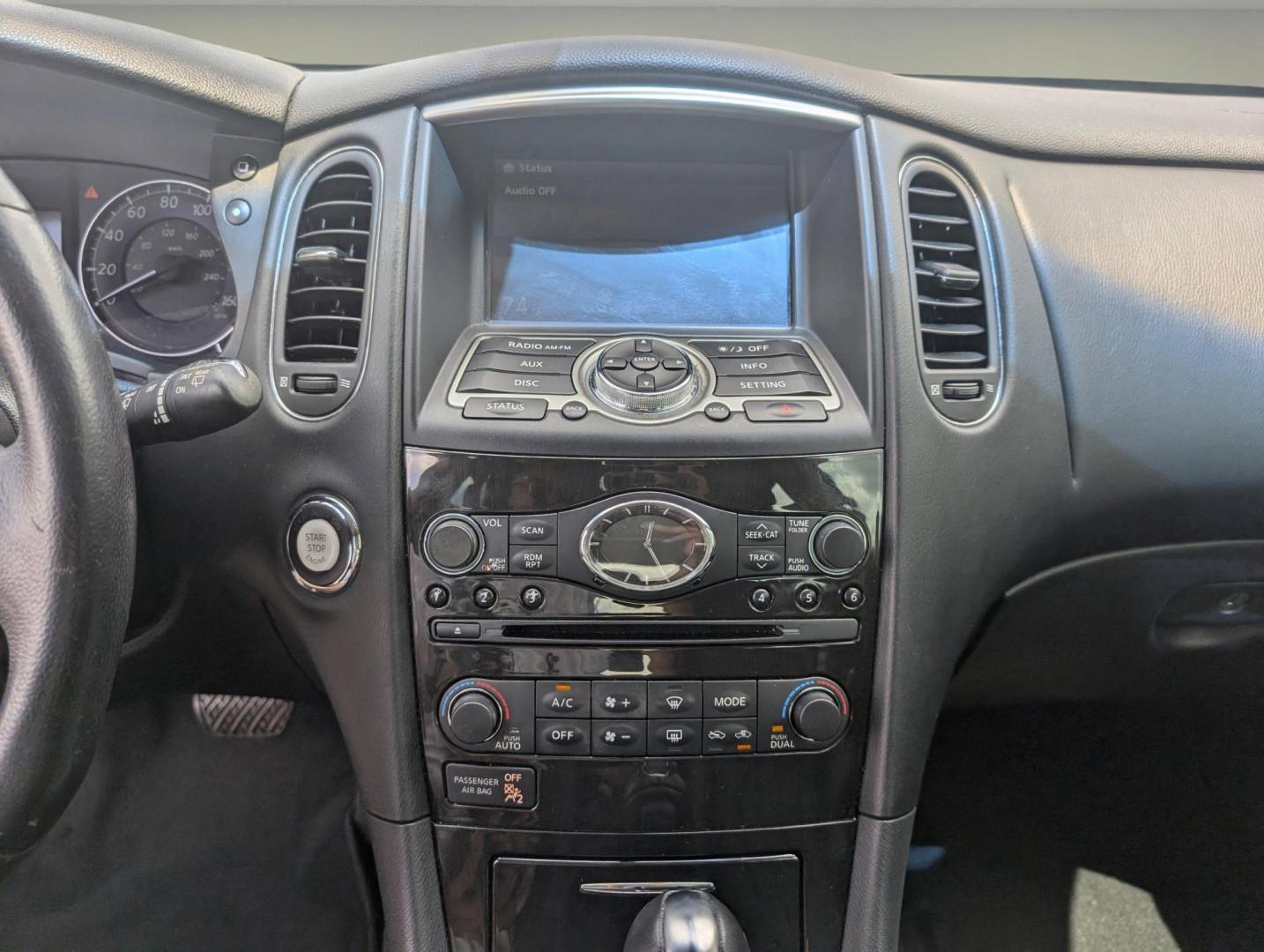 2016 /Graphite Infiniti QX50 (JN1BJ0RPXGM) with an Premium Unleaded V-6 3.7 L/226 engine, 7-Speed Automatic w/OD transmission, located at 7000 Northlake Connector, Columbus, GA, 31904, (706) 987-8085, 32.524975, -84.978134 - 2016 Infiniti QX50 - Photo#14
