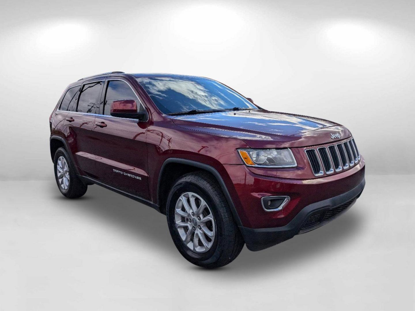 2016 /Black Jeep Grand Cherokee Laredo (1C4RJEAG8GC) with an Regular Unleaded V-6 3.6 L/220 engine, 8-Speed Automatic w/OD transmission, located at 3959 U.S. 80 W, Phenix City, AL, 36870, (334) 297-4885, 32.469296, -85.135185 - 2016 Jeep Grand Cherokee Laredo - Photo#4