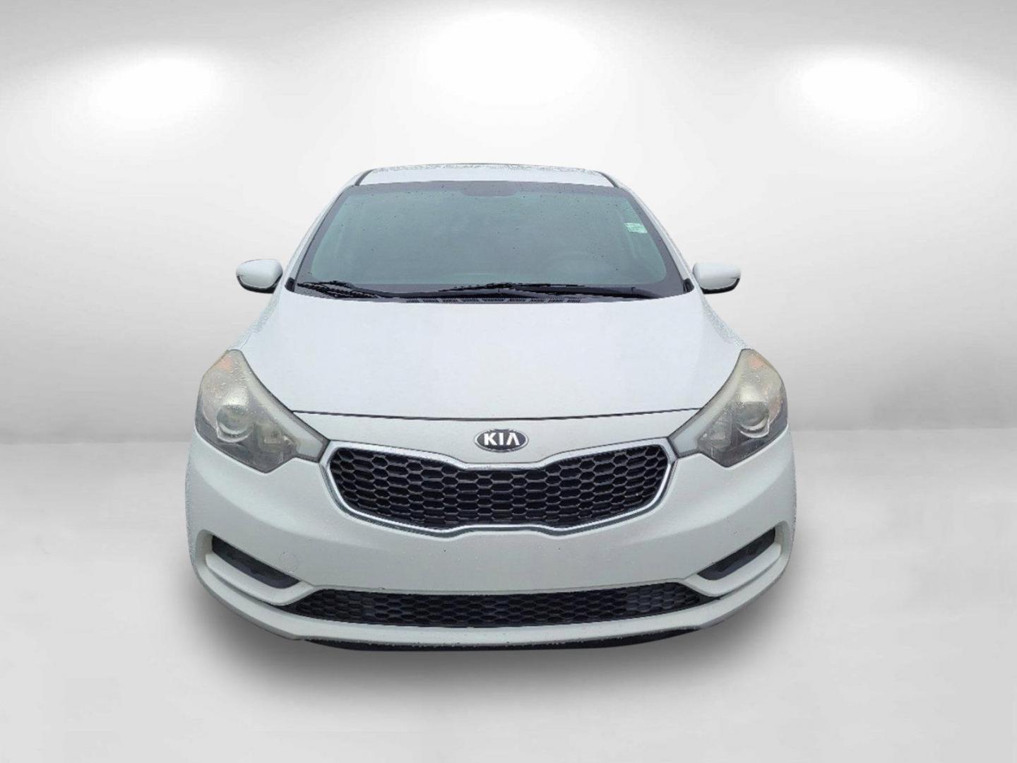 2016 Clear White /Black Kia Forte LX (KNAFK4A6XG5) with an Regular Unleaded I-4 1.8 L/110 engine, 6-Speed Automatic w/OD transmission, located at 5115 14th Ave., Columbus, GA, 31904, (706) 323-0345, 32.511494, -84.971046 - 2016 Kia Forte LX - Photo#1