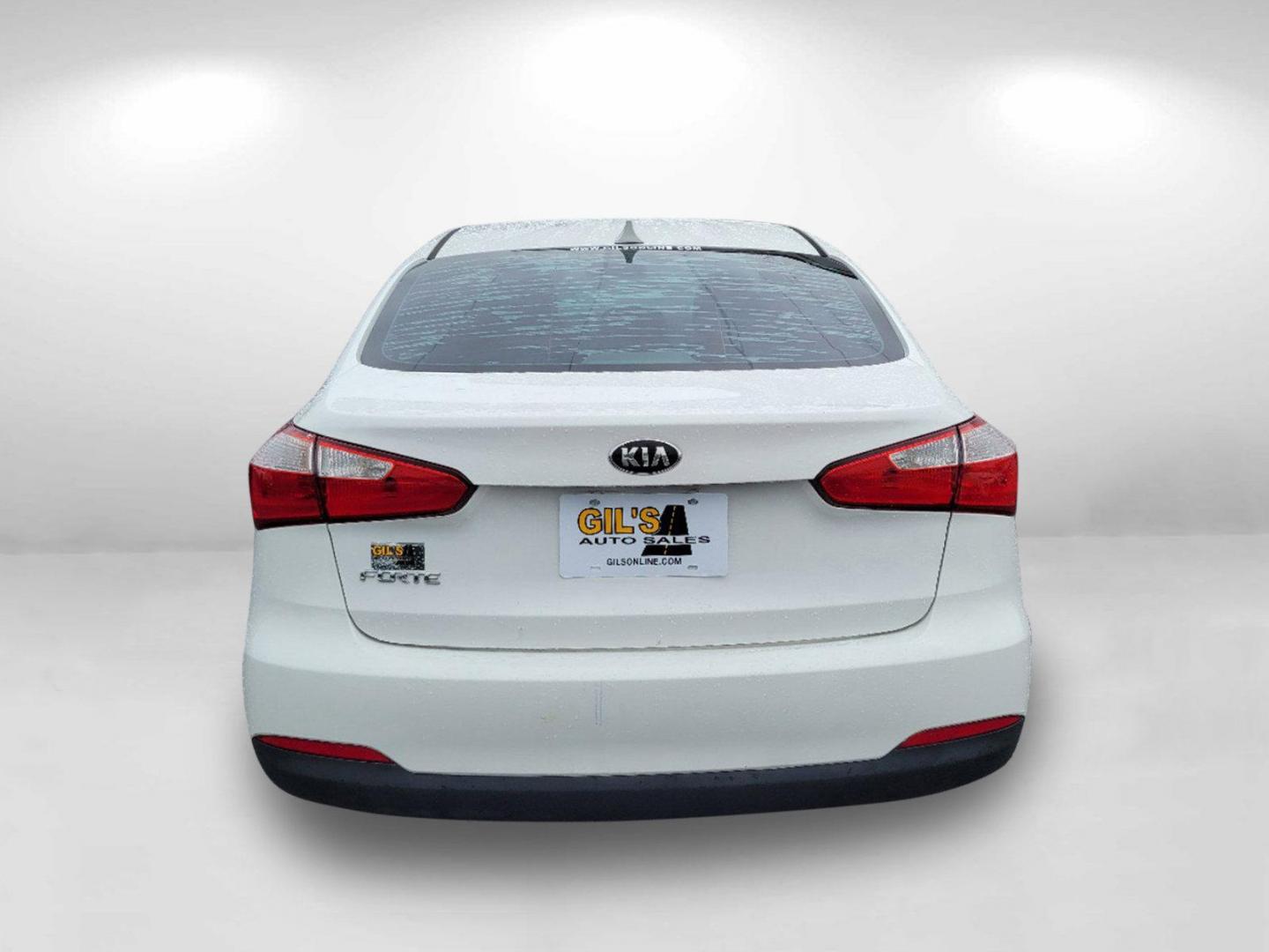 2016 Clear White /Black Kia Forte LX (KNAFK4A6XG5) with an Regular Unleaded I-4 1.8 L/110 engine, 6-Speed Automatic w/OD transmission, located at 5115 14th Ave., Columbus, GA, 31904, (706) 323-0345, 32.511494, -84.971046 - 2016 Kia Forte LX - Photo#5