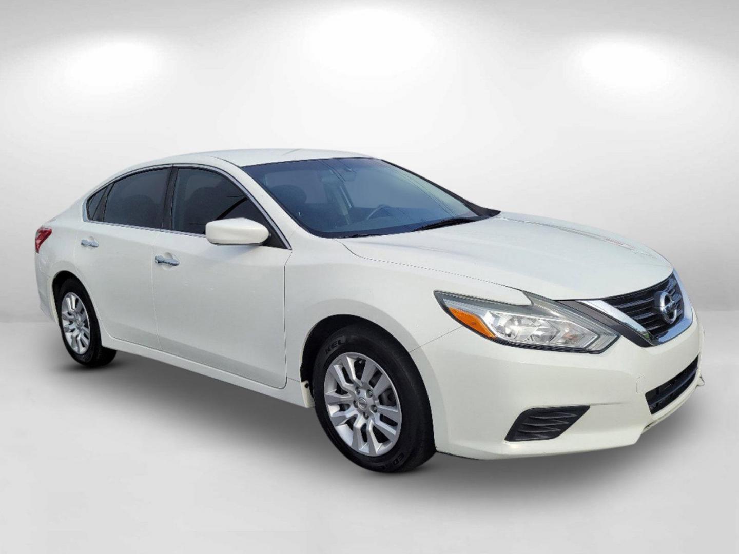 2016 White Nissan Altima 2.5 (1N4AL3AP4GC) with an Regular Unleaded I-4 2.5 L/152 engine, 1-Speed CVT w/OD transmission, located at 5115 14th Ave., Columbus, GA, 31904, (706) 323-0345, 32.511494, -84.971046 - 2016 Nissan Altima 2.5 - Photo#2