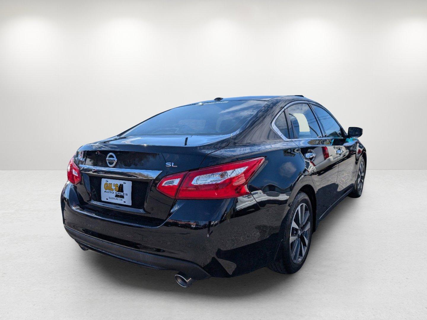 2016 /Charcoal Nissan Altima 2.5 SL (1N4AL3AP3GC) with an Regular Unleaded I-4 2.5 L/152 engine, 1-Speed CVT w/OD transmission, located at 521 Old Farm Lane Rd, Prattville, AL, 36066, (334) 325-1505, 32.482460, -86.416367 - 2016 Nissan Altima 2.5 SL - Photo#4