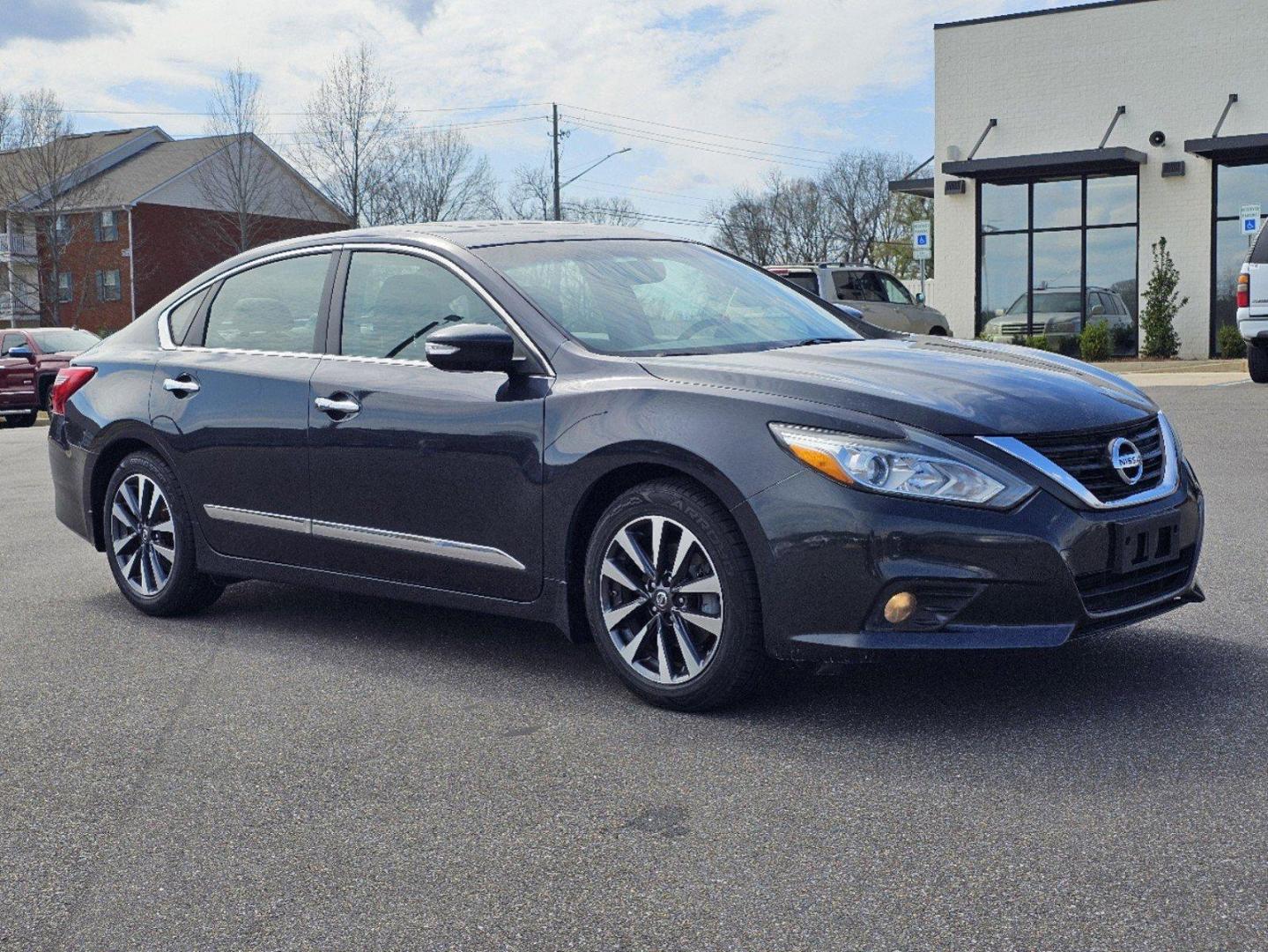 2016 /Charcoal Nissan Altima 2.5 SL (1N4AL3AP1GC) with an Regular Unleaded I-4 2.5 L/152 engine, 1-Speed CVT w/OD transmission, located at 521 Old Farm Lane Rd, Prattville, AL, 36066, (334) 325-1505, 32.482460, -86.416367 - 2016 Nissan Altima 2.5 SL - Photo#2