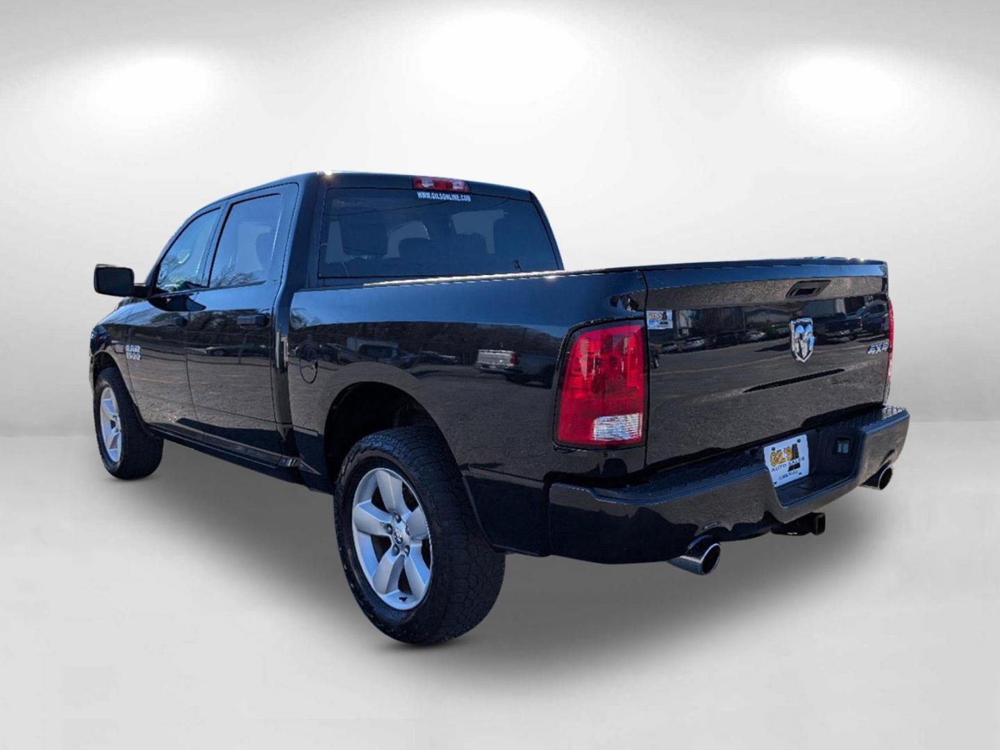 2016 /Diesel Gray/Black Ram 1500 Express (3C6RR7KT9GG) with an Regular Unleaded V-8 5.7 L/345 engine, 8-Speed Automatic w/OD transmission, located at 3959 U.S. 80 W, Phenix City, AL, 36870, (334) 297-4885, 32.469296, -85.135185 - 2016 Ram 1500 Express - Photo#9