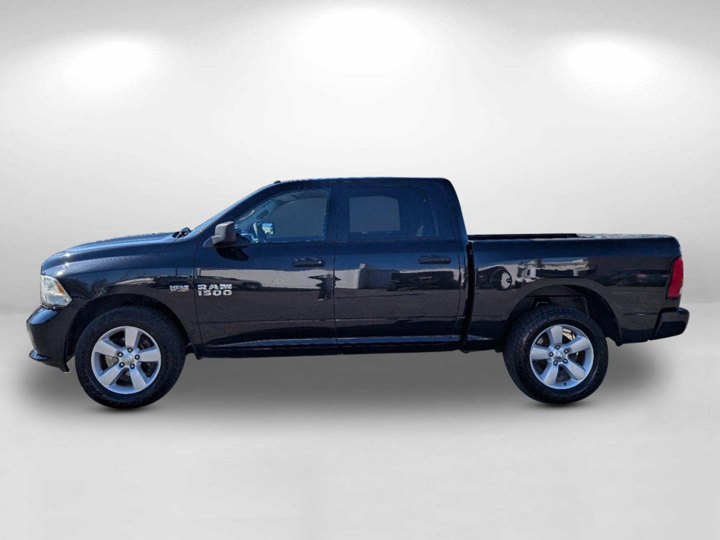 2016 /Diesel Gray/Black Ram 1500 Express (3C6RR7KT9GG) with an Regular Unleaded V-8 5.7 L/345 engine, 8-Speed Automatic w/OD transmission, located at 3959 U.S. 80 W, Phenix City, AL, 36870, (334) 297-4885, 32.469296, -85.135185 - 2016 Ram 1500 Express - Photo#10