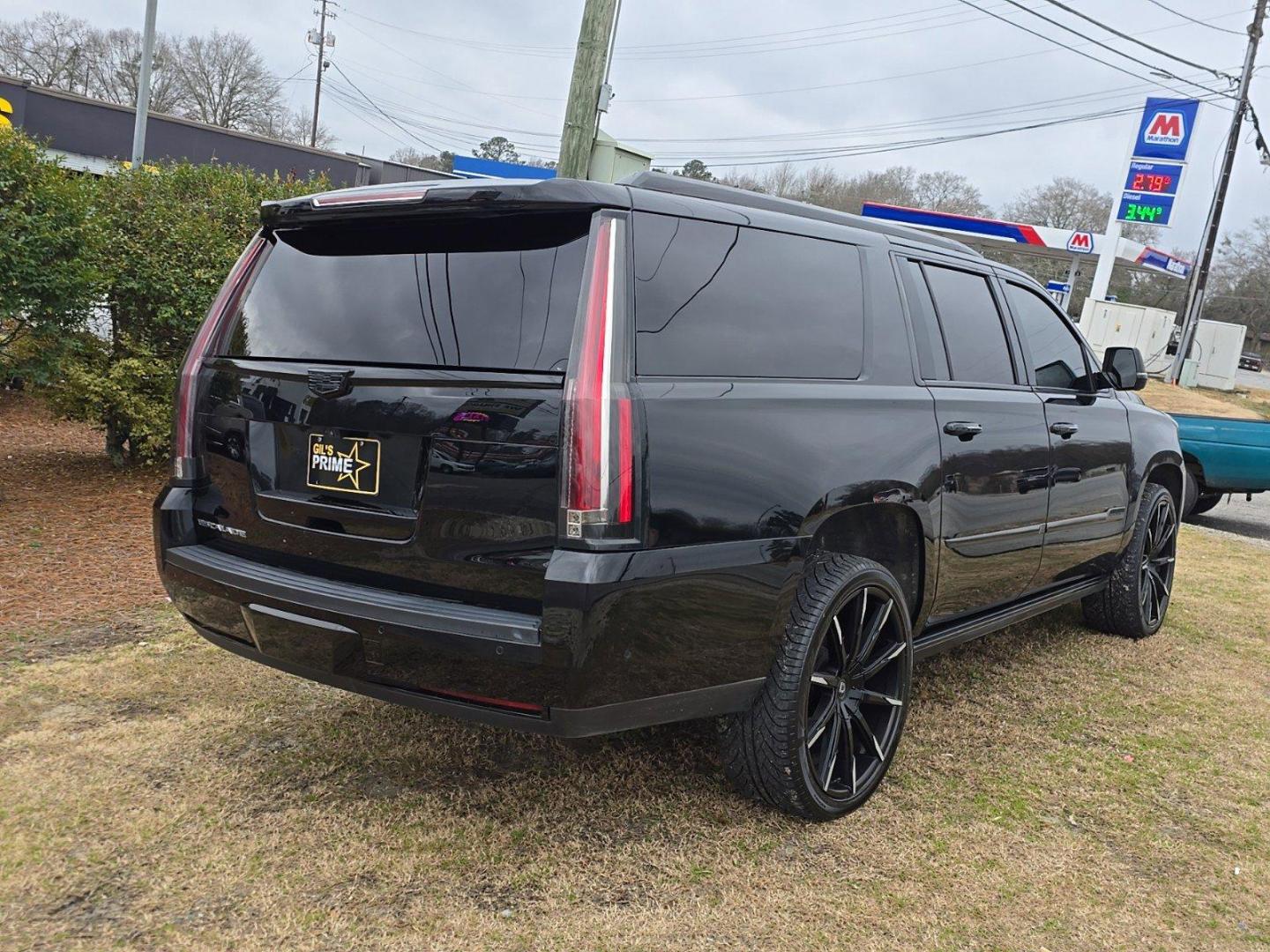 2017 /Jet Black with Jet Black Accents Cadillac Escalade ESV Platinum (1GYS4KKJ7HR) with an Gas V8 6.2L/376 engine, 8-Speed Automatic transmission, located at 3959 U.S. 80 W, Phenix City, AL, 36870, (334) 297-4885, 32.469296, -85.135185 - 2017 Cadillac Escalade ESV Platinum - Photo#4