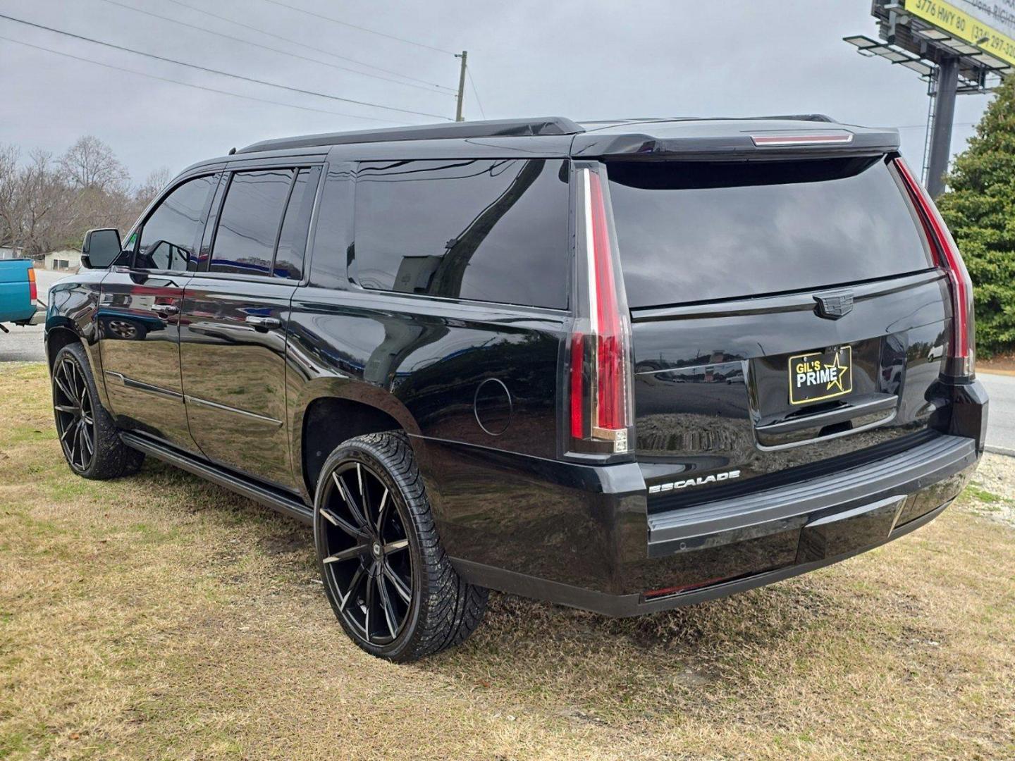 2017 /Jet Black with Jet Black Accents Cadillac Escalade ESV Platinum (1GYS4KKJ7HR) with an Gas V8 6.2L/376 engine, 8-Speed Automatic transmission, located at 3959 U.S. 80 W, Phenix City, AL, 36870, (334) 297-4885, 32.469296, -85.135185 - 2017 Cadillac Escalade ESV Platinum - Photo#6