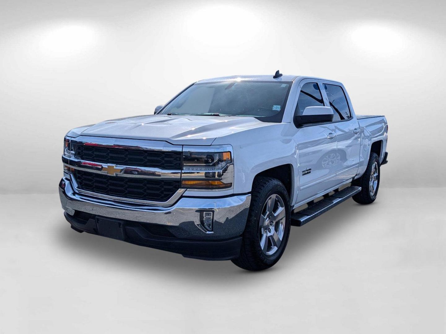 2017 /Jet Black Chevrolet Silverado 1500 LT (3GCPCREC9HG) with an Gas V8 5.3L/325 engine, 6-Speed Automatic transmission, located at 3959 U.S. 80 W, Phenix City, AL, 36870, (334) 297-4885, 32.469296, -85.135185 - 2017 Chevrolet Silverado 1500 LT - Photo#2