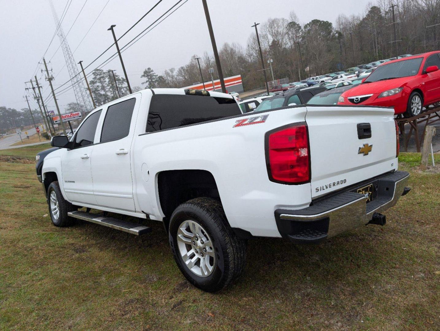 2017 /Jet Black Chevrolet Silverado 1500 LT (3GCPCRECXHG) with an Gas V8 5.3L/325 engine, 6-Speed Automatic transmission, located at 3959 U.S. 80 W, Phenix City, AL, 36870, (334) 297-4885, 32.469296, -85.135185 - 2017 Chevrolet Silverado 1500 LT - Photo#6