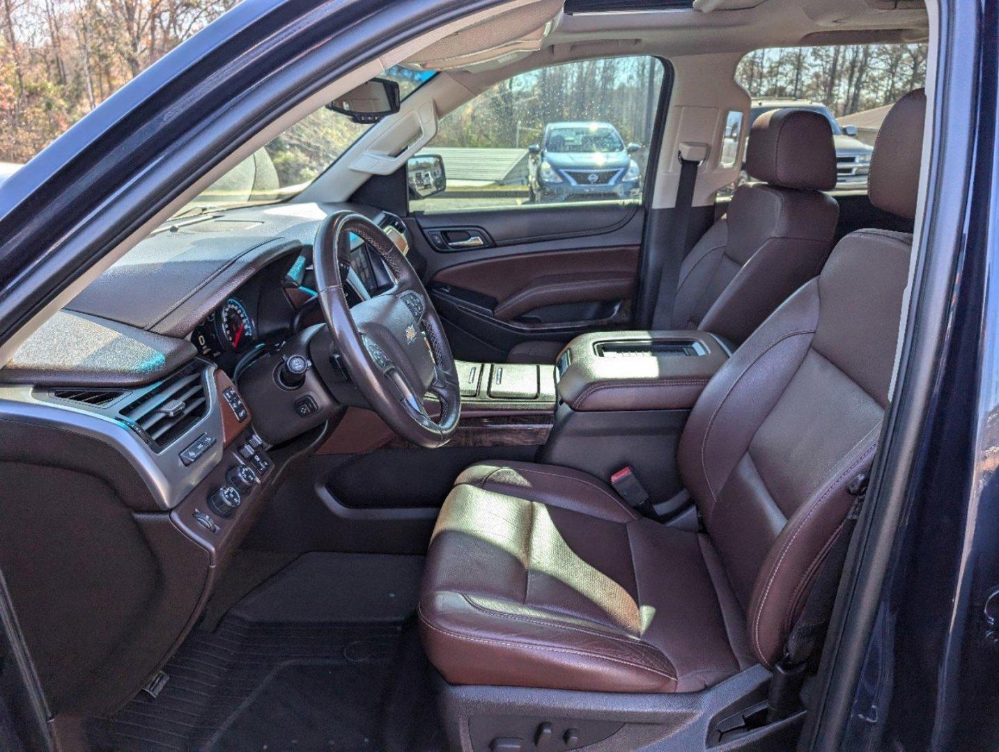 2017 /Cocoa/Mahogany Chevrolet Tahoe Premier (1GNSKCKC9HR) with an Gas/Ethanol V8 5.3L/325 engine, 6-Speed Automatic transmission, located at 3959 U.S. 80 W, Phenix City, AL, 36870, (334) 297-4885, 32.469296, -85.135185 - 2017 Chevrolet Tahoe Premier - Photo#9