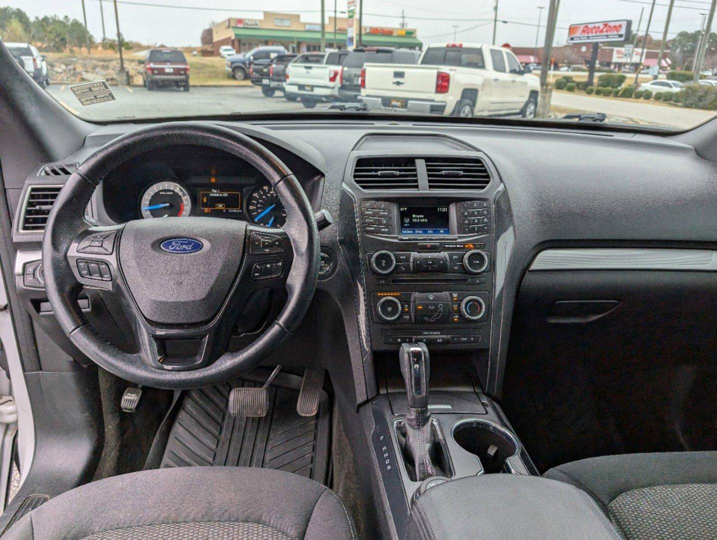 2017 Ford Explorer XLT (1FM5K8D82HG) with an Regular Unleaded V-6 3.5 L/213 engine, 6-Speed Automatic w/OD transmission, located at 804 22nd Ave, Phenix City, AL, 36870, (334) 297-1860, 32.484749, -85.024475 - 2017 Ford Explorer XLT - Photo#11