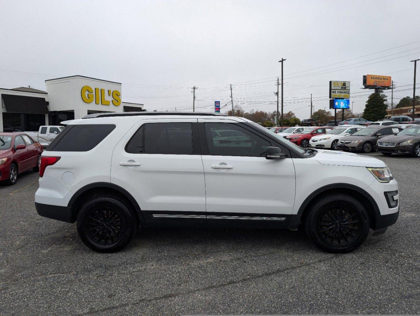 2017 Ford Explorer XLT (1FM5K8D82HG) with an Regular Unleaded V-6 3.5 L/213 engine, 6-Speed Automatic w/OD transmission, located at 804 22nd Ave, Phenix City, AL, 36870, (334) 297-1860, 32.484749, -85.024475 - 2017 Ford Explorer XLT - Photo#3