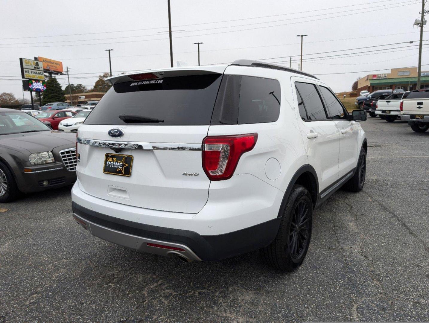 2017 Ford Explorer XLT (1FM5K8D82HG) with an Regular Unleaded V-6 3.5 L/213 engine, 6-Speed Automatic w/OD transmission, located at 804 22nd Ave, Phenix City, AL, 36870, (334) 297-1860, 32.484749, -85.024475 - 2017 Ford Explorer XLT - Photo#4