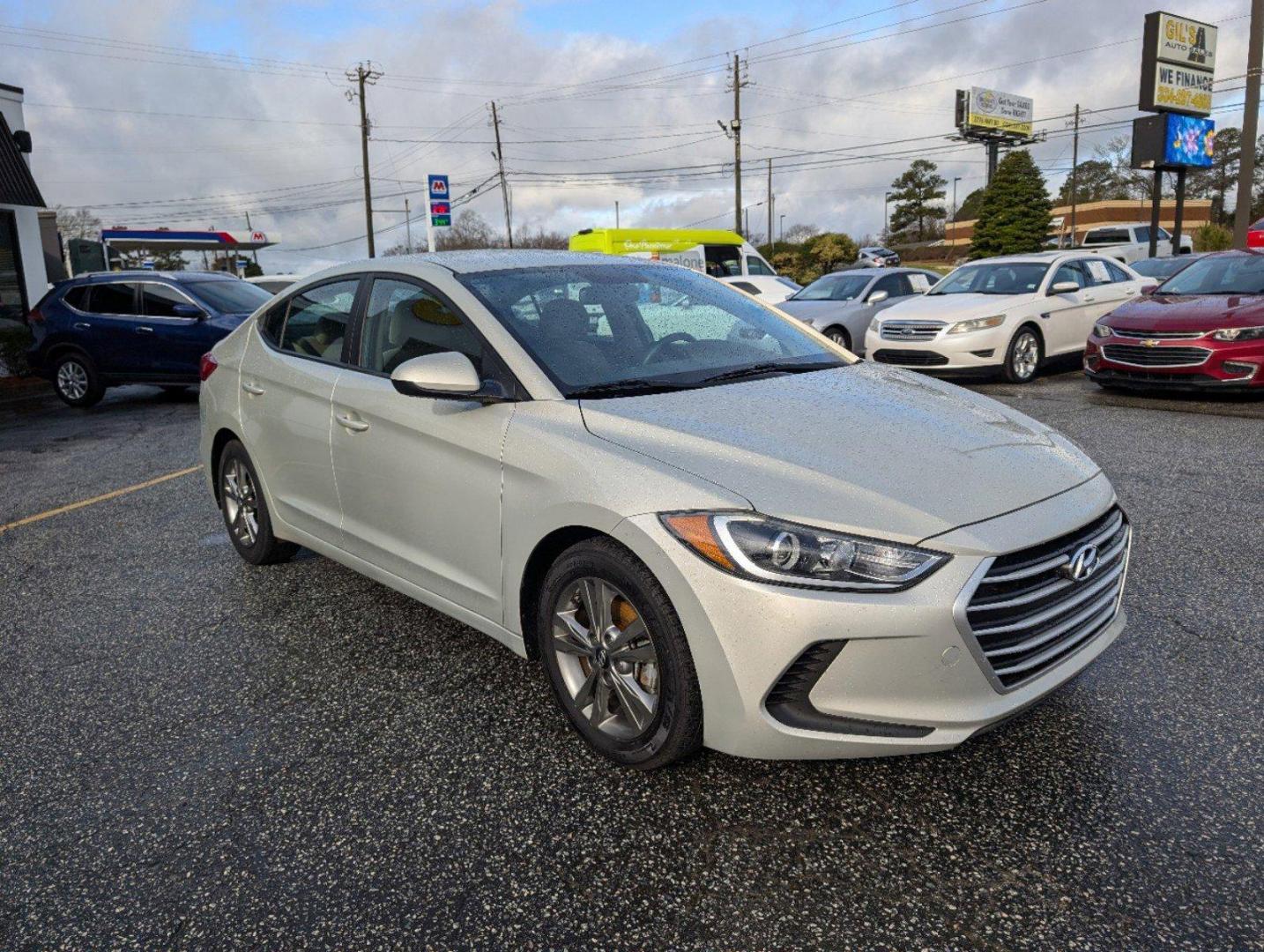 2017 /Beige Hyundai Elantra SE (KMHD84LF8HU) with an Regular Unleaded I-4 2.0 L/122 engine, located at 1430 Gateway Drive, Opelika, AL, 36801, (334) 239-0944, 32.637871, -85.409790 - 2017 Hyundai Elantra SE - Photo#2