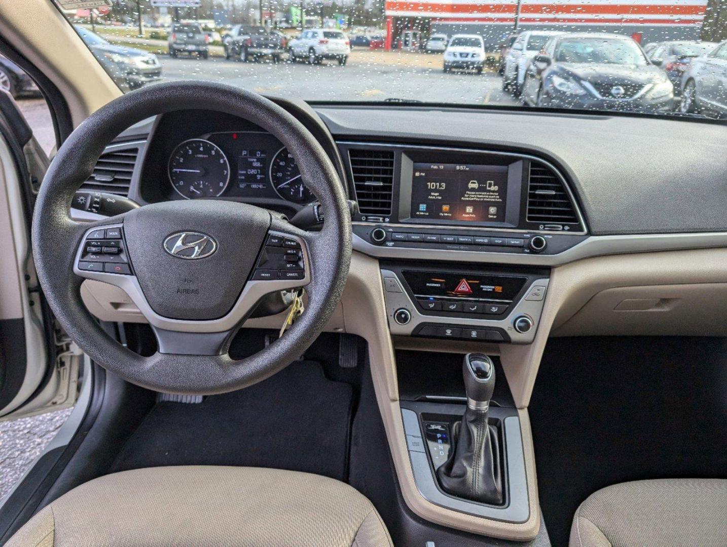 2017 /Beige Hyundai Elantra SE (KMHD84LF8HU) with an Regular Unleaded I-4 2.0 L/122 engine, located at 1430 Gateway Drive, Opelika, AL, 36801, (334) 239-0944, 32.637871, -85.409790 - 2017 Hyundai Elantra SE - Photo#11