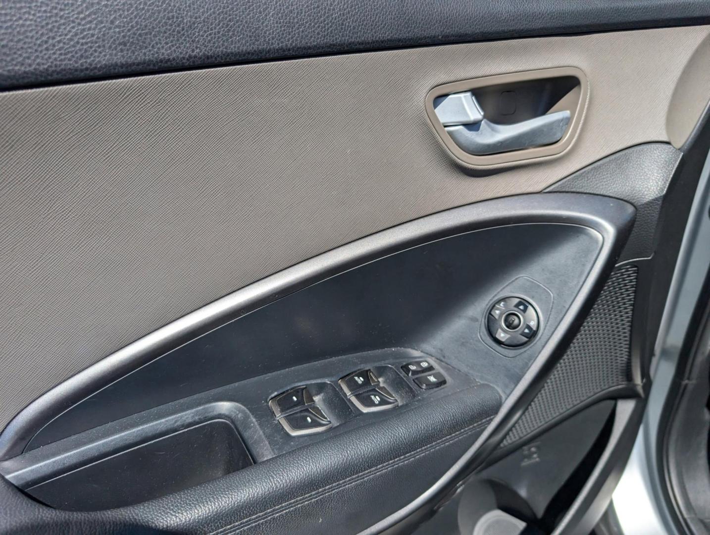 2017 /Gray Hyundai Santa Fe Sport 2.4L (5XYZT3LB3HG) with an Regular Unleaded I-4 2.4 L/144 engine, 6-Speed Automatic w/OD transmission, located at 521 Old Farm Lane Rd, Prattville, AL, 36066, (334) 325-1505, 32.482460, -86.416367 - 2017 Hyundai Santa Fe Sport 2.4L - Photo#8