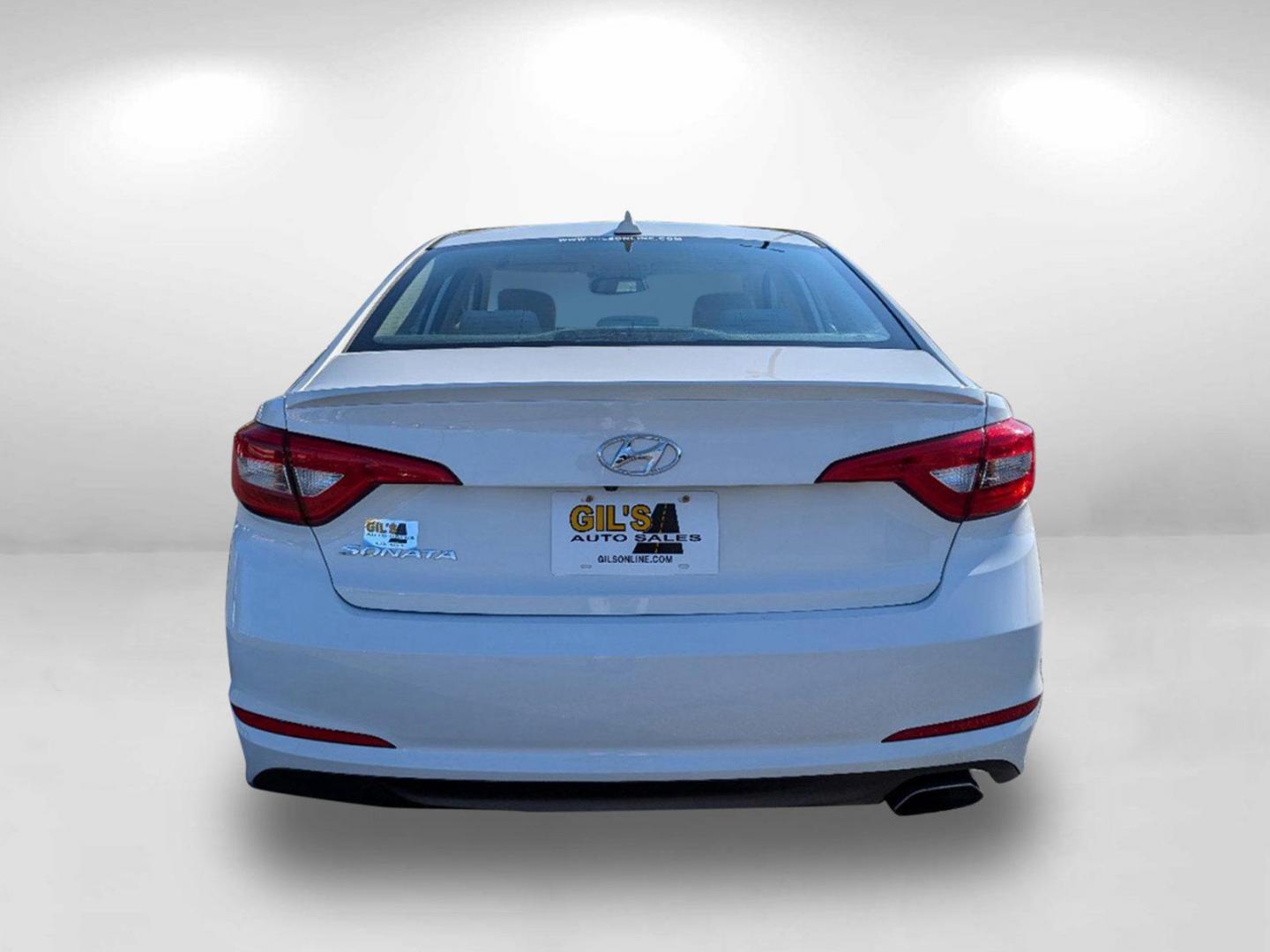 2017 /Beige Hyundai Sonata SE (5NPE24AF2HH) with an Regular Unleaded I-4 2.4 L/144 engine, 6-Speed Automatic w/OD transmission, located at 3959 U.S. 80 W, Phenix City, AL, 36870, (334) 297-4885, 32.469296, -85.135185 - 2017 Hyundai Sonata SE - Photo#5