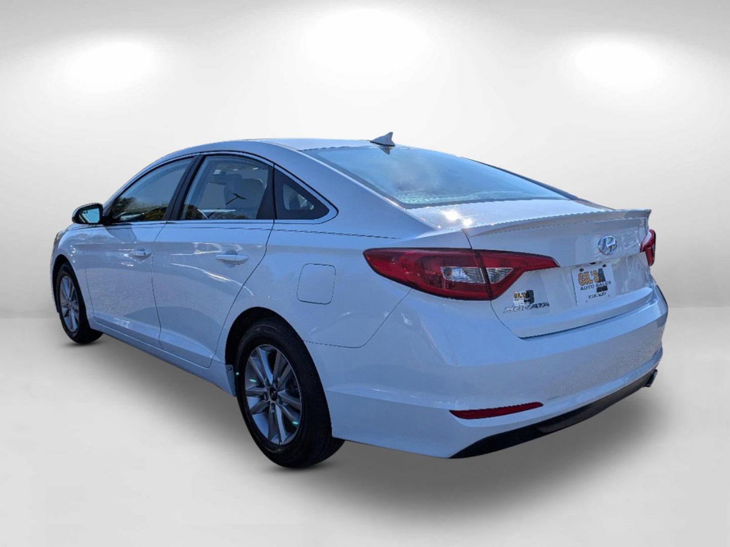 2017 /Beige Hyundai Sonata SE (5NPE24AF2HH) with an Regular Unleaded I-4 2.4 L/144 engine, 6-Speed Automatic w/OD transmission, located at 3959 U.S. 80 W, Phenix City, AL, 36870, (334) 297-4885, 32.469296, -85.135185 - 2017 Hyundai Sonata SE - Photo#6