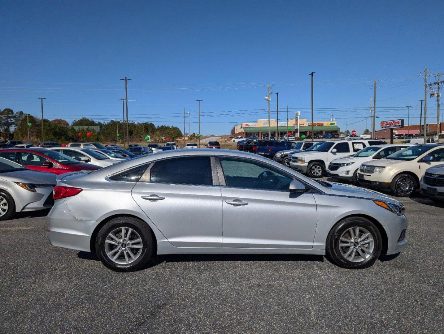 2017 /Gray Hyundai Sonata 2.4L (5NPE24AF4HH) with an Regular Unleaded I-4 2.4 L/144 engine, 6-Speed Automatic w/OD transmission, located at 3959 U.S. 80 W, Phenix City, AL, 36870, (334) 297-4885, 32.469296, -85.135185 - 2017 Hyundai Sonata 2.4L - Photo#3