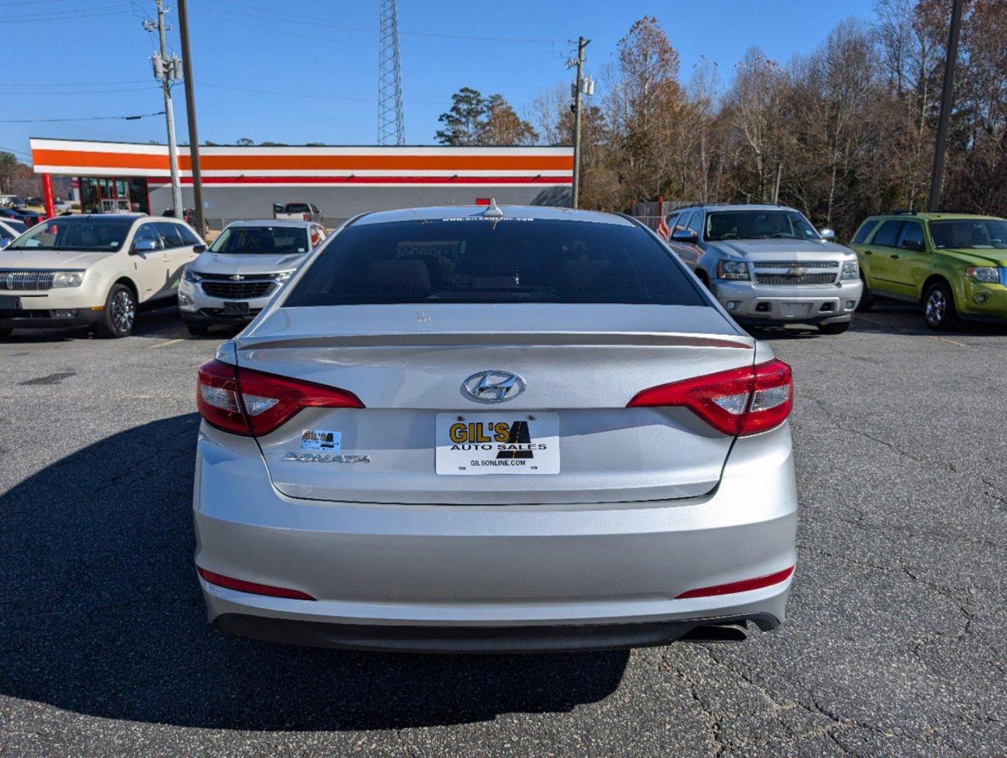 2017 /Gray Hyundai Sonata 2.4L (5NPE24AF4HH) with an Regular Unleaded I-4 2.4 L/144 engine, 6-Speed Automatic w/OD transmission, located at 3959 U.S. 80 W, Phenix City, AL, 36870, (334) 297-4885, 32.469296, -85.135185 - 2017 Hyundai Sonata 2.4L - Photo#5