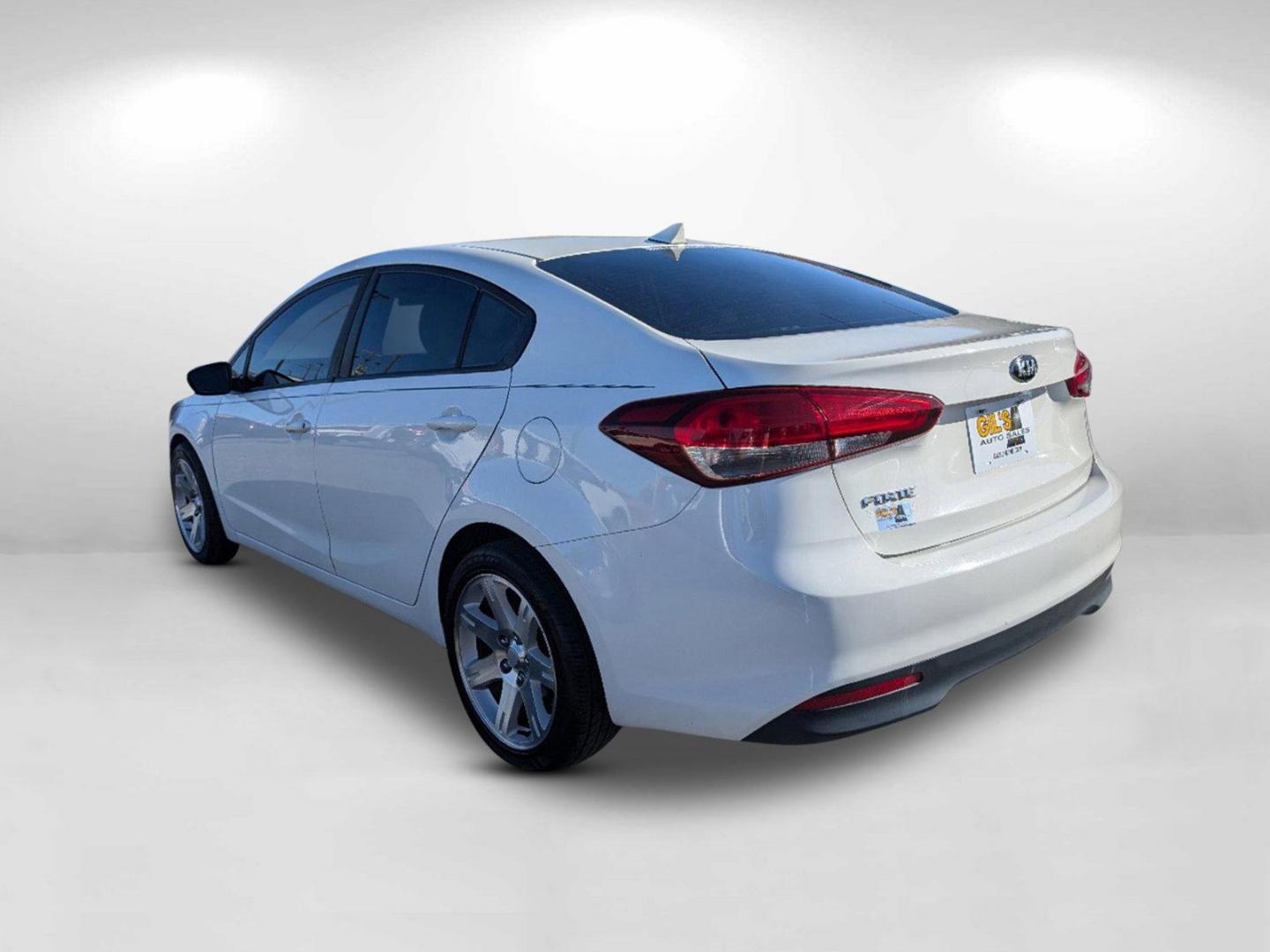 2017 /Gray Kia Forte LX (3KPFK4A79HE) with an Regular Unleaded I-4 2.0 L/122 engine, 6-Speed Automatic w/OD transmission, located at 3959 U.S. 80 W, Phenix City, AL, 36870, (334) 297-4885, 32.469296, -85.135185 - 2017 Kia Forte LX - Photo#6