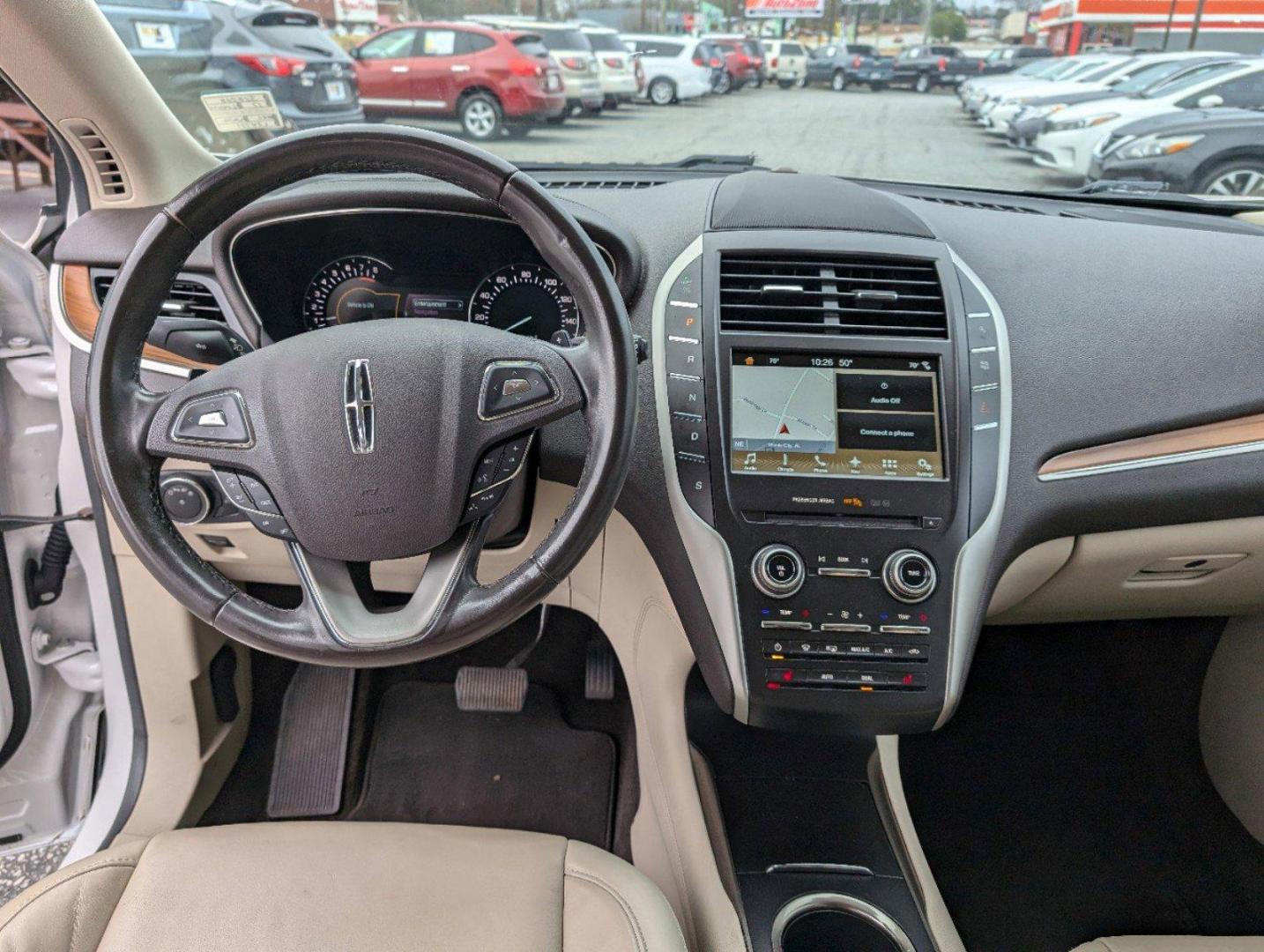 2017 Lincoln MKC Select (5LMCJ2C93HU) with an Intercooled Turbo Premium Unleaded I-4 2.0 L/122 engine, 6-Speed Automatic w/OD transmission, located at 3959 U.S. 80 W, Phenix City, AL, 36870, (334) 297-4885, 32.469296, -85.135185 - 2017 Lincoln MKC Select - Photo#11