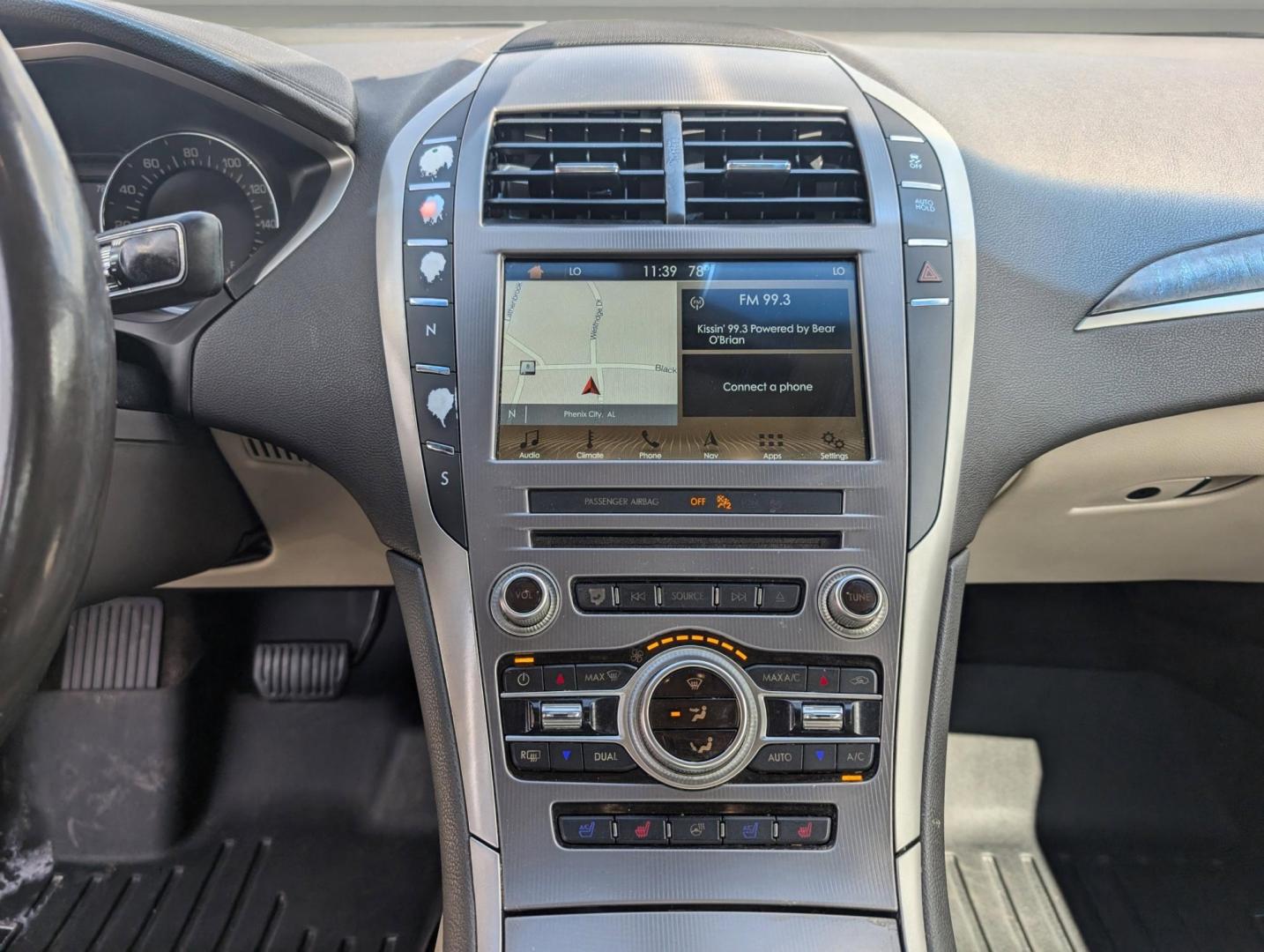 2017 Lincoln MKZ Reserve (3LN6L5E99HR) with an Intercooled Turbo Premium Unleaded I-4 2.0 L/122 engine, 6-Speed Automatic w/OD transmission, located at 3959 U.S. 80 W, Phenix City, AL, 36870, (334) 297-4885, 32.469296, -85.135185 - 2017 Lincoln MKZ Reserve - Photo#13