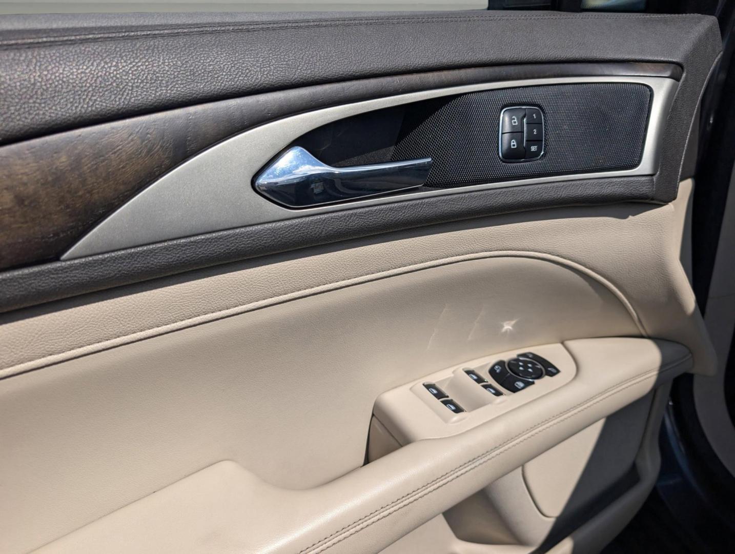 2017 Lincoln MKZ Reserve (3LN6L5E99HR) with an Intercooled Turbo Premium Unleaded I-4 2.0 L/122 engine, 6-Speed Automatic w/OD transmission, located at 3959 U.S. 80 W, Phenix City, AL, 36870, (334) 297-4885, 32.469296, -85.135185 - 2017 Lincoln MKZ Reserve - Photo#8