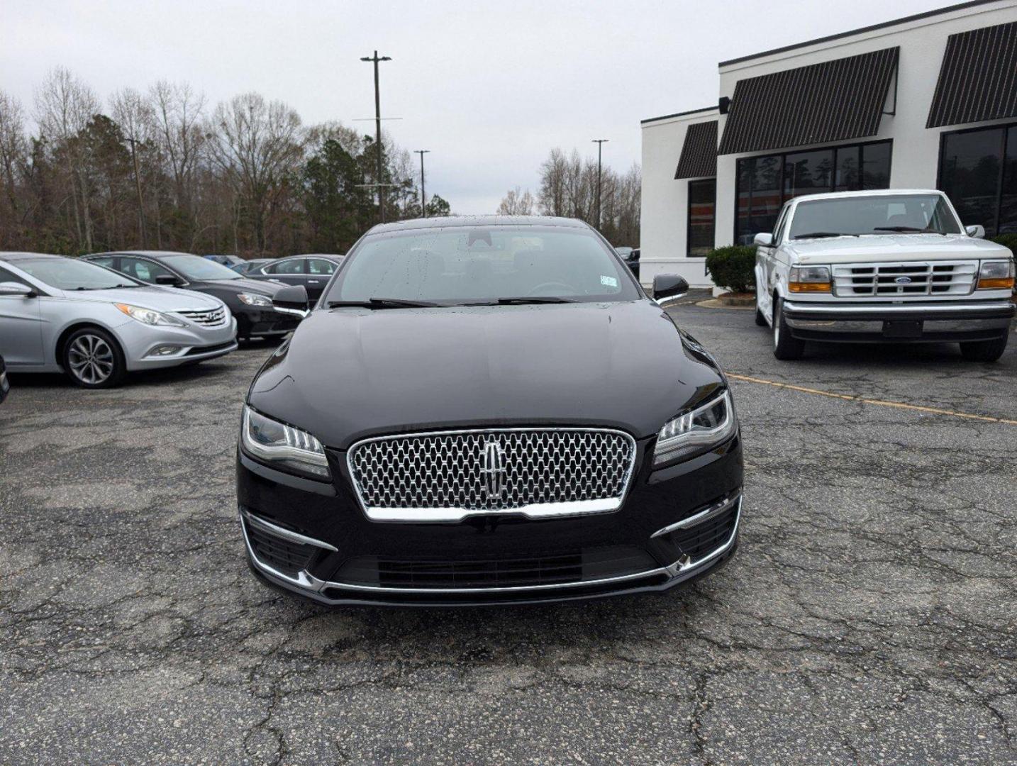 2017 Lincoln MKZ Reserve (3LN6L5F90HR) with an Intercooled Turbo Premium Unleaded I-4 2.0 L/122 engine, 6-Speed Automatic w/OD transmission, located at 3959 U.S. 80 W, Phenix City, AL, 36870, (334) 297-4885, 32.469296, -85.135185 - 2017 Lincoln MKZ Reserve - Photo#1