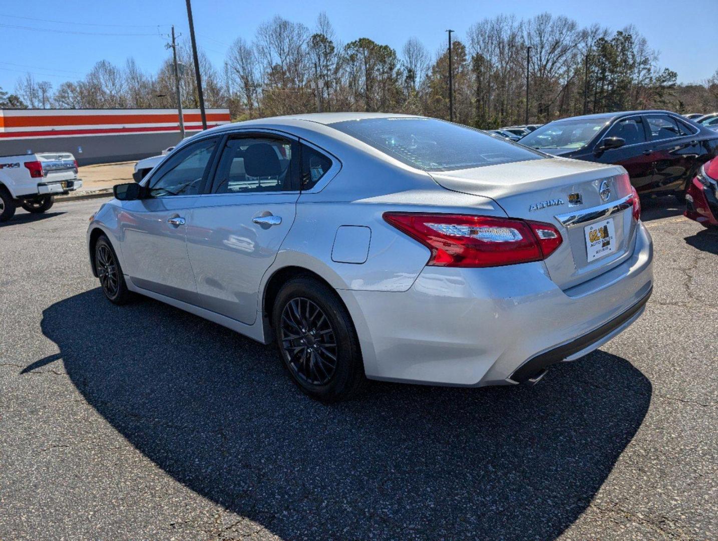 2017 /Charcoal Nissan Altima 2.5 S (1N4AL3AP7HN) with an Regular Unleaded I-4 2.5 L/152 engine, 1-Speed CVT w/OD transmission, located at 3959 U.S. 80 W, Phenix City, AL, 36870, (334) 297-4885, 32.469296, -85.135185 - 2017 Nissan Altima 2.5 S - Photo#6