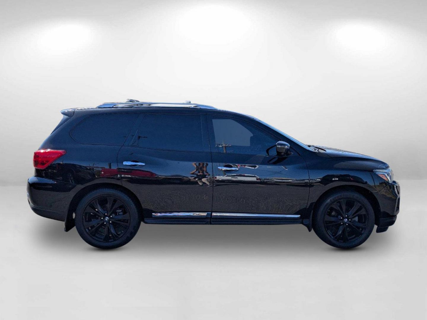 2017 /Charcoal Nissan Pathfinder Platinum (5N1DR2MN3HC) with an Regular Unleaded V-6 3.5 L/213 engine, 1-Speed CVT w/OD transmission, located at 5115 14th Ave., Columbus, GA, 31904, (706) 323-0345, 32.511494, -84.971046 - 2017 Nissan Pathfinder Platinum - Photo#3