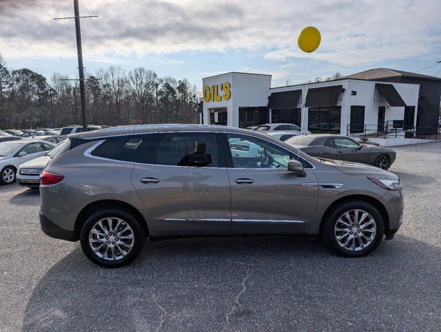 2018 /Shale Buick Enclave Premium (5GAERCKW1JJ) with an Gas V6 3.6L/217 engine, 9-Speed Automatic transmission, located at 3959 U.S. 80 W, Phenix City, AL, 36870, (334) 297-4885, 32.469296, -85.135185 - 2018 Buick Enclave Premium - Photo#3