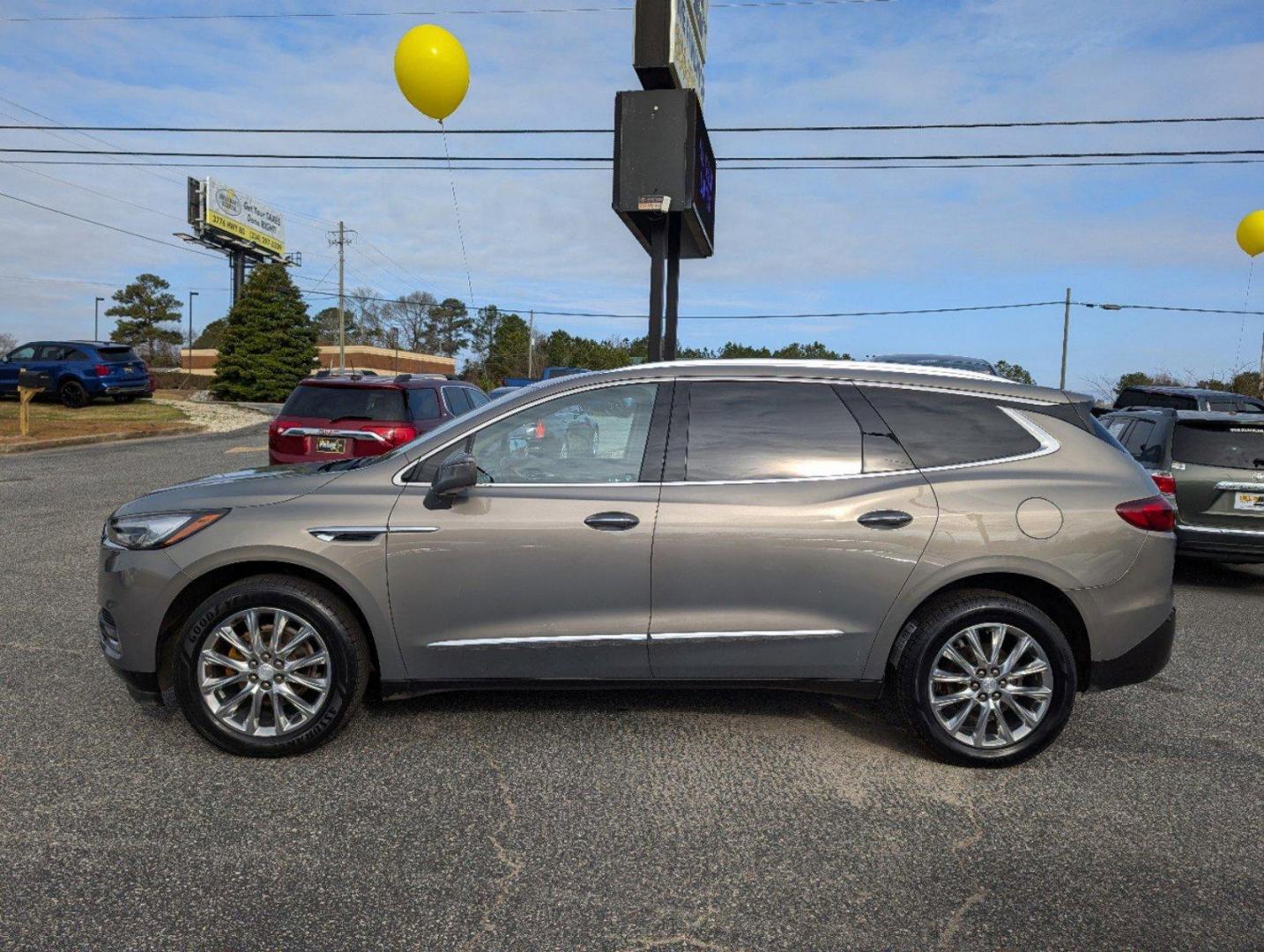 2018 /Shale Buick Enclave Premium (5GAERCKW1JJ) with an Gas V6 3.6L/217 engine, 9-Speed Automatic transmission, located at 3959 U.S. 80 W, Phenix City, AL, 36870, (334) 297-4885, 32.469296, -85.135185 - 2018 Buick Enclave Premium - Photo#7